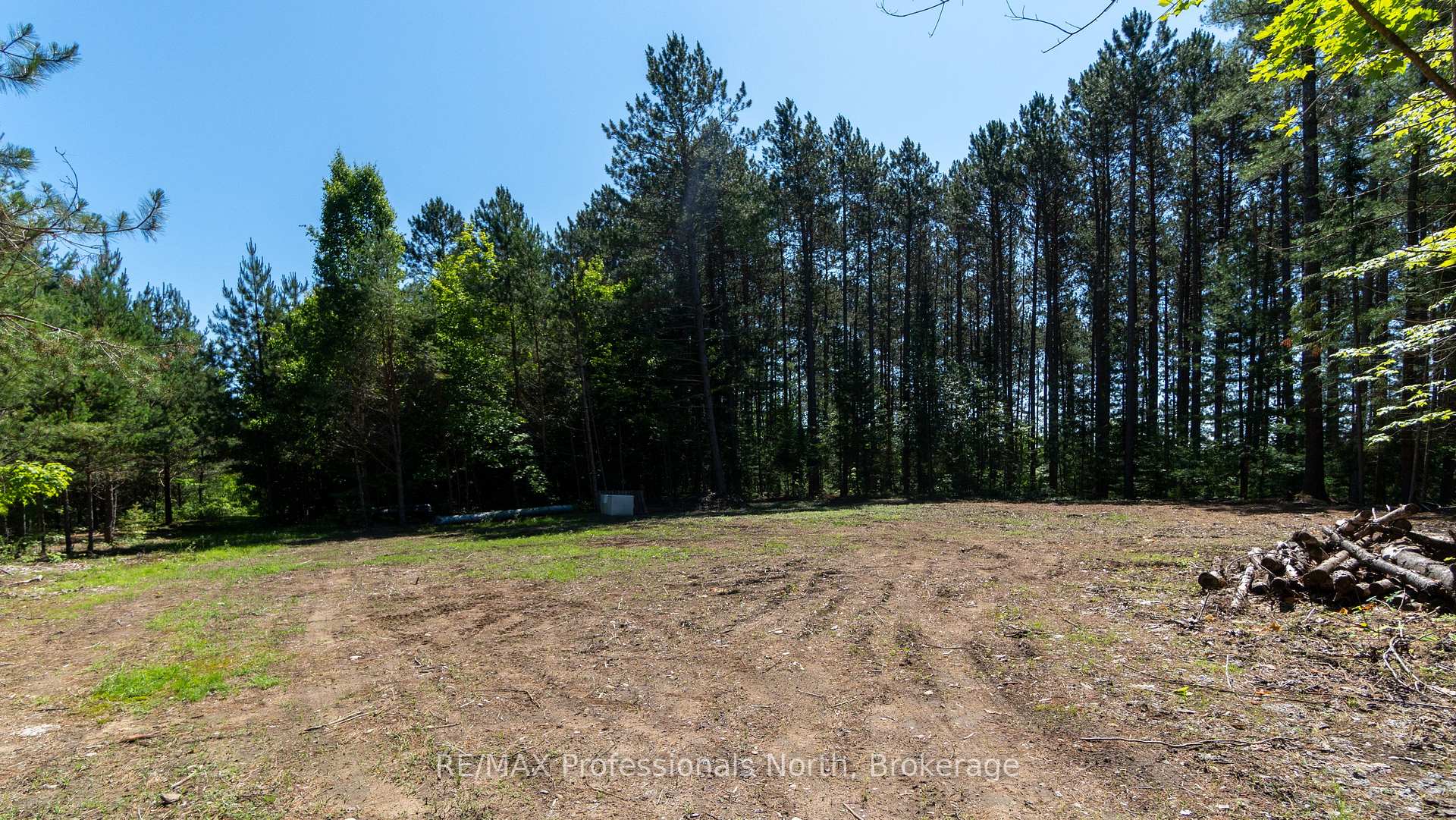 Photo 2 of 1120 Chetwynd Road W, Armour — HOMEH