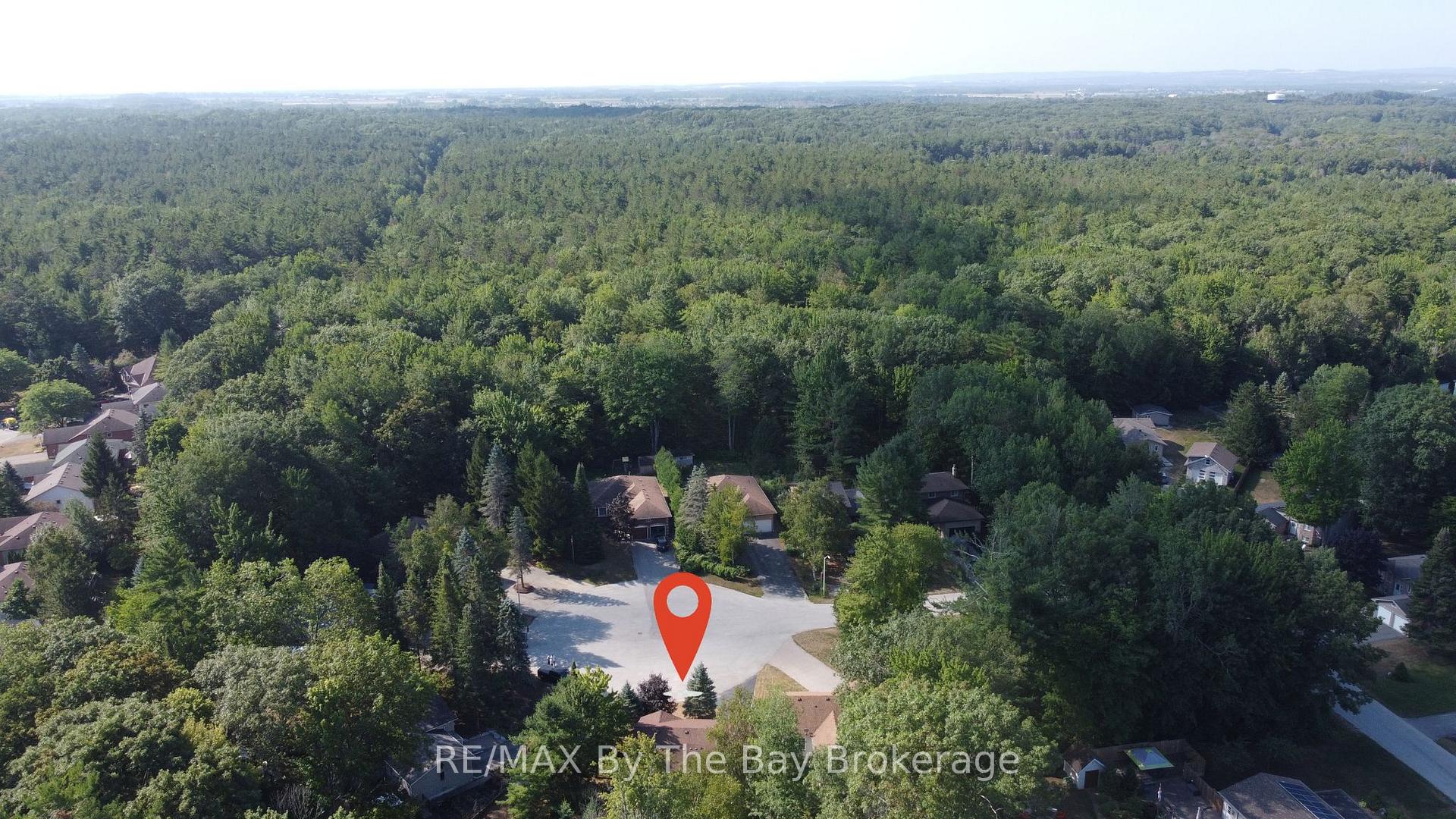 Photo 4 of 21 Portugal Path, Wasaga Beach — HOMEH