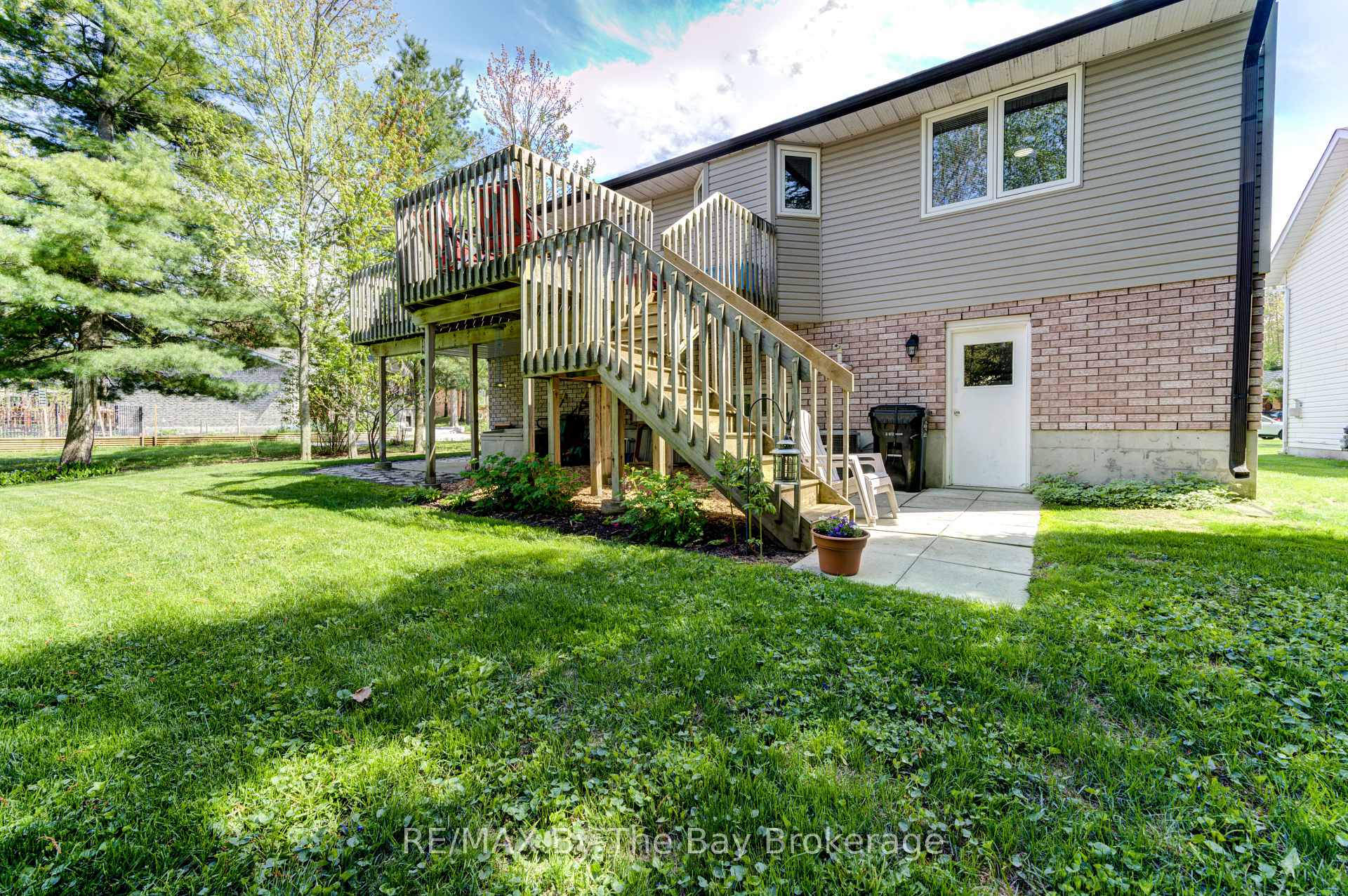 Photo 6 of 21 Portugal Path, Wasaga Beach — HOMEH