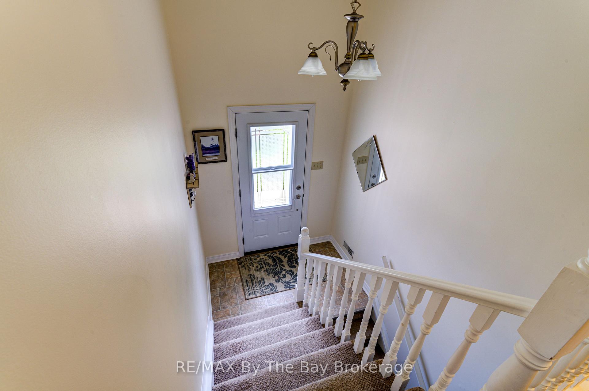 Photo 8 of 21 Portugal Path, Wasaga Beach — HOMEH