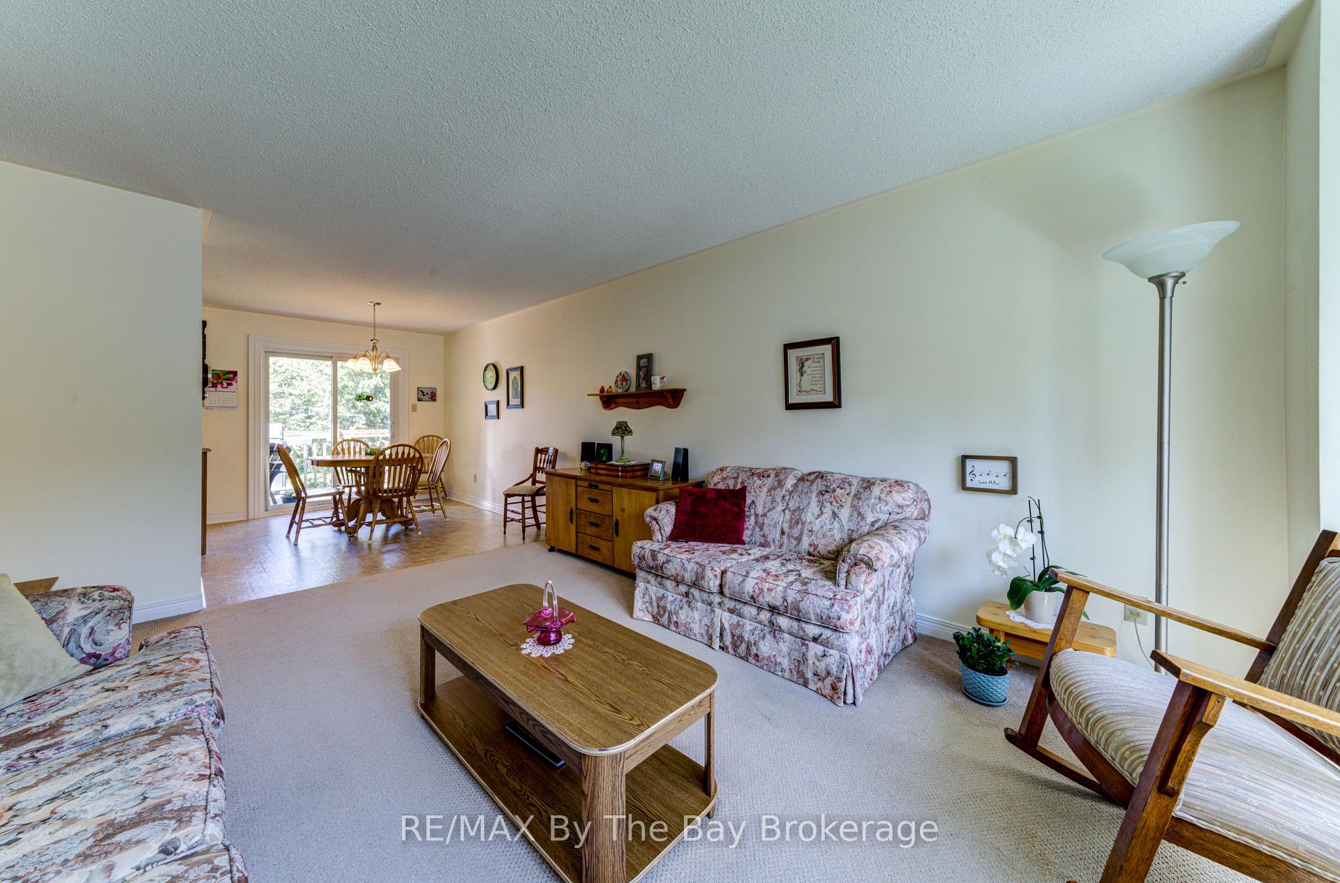 Photo 12 of 21 Portugal Path, Wasaga Beach — HOMEH