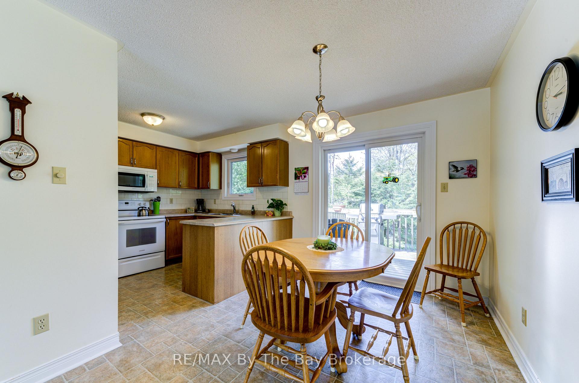 Photo 14 of 21 Portugal Path, Wasaga Beach — HOMEH