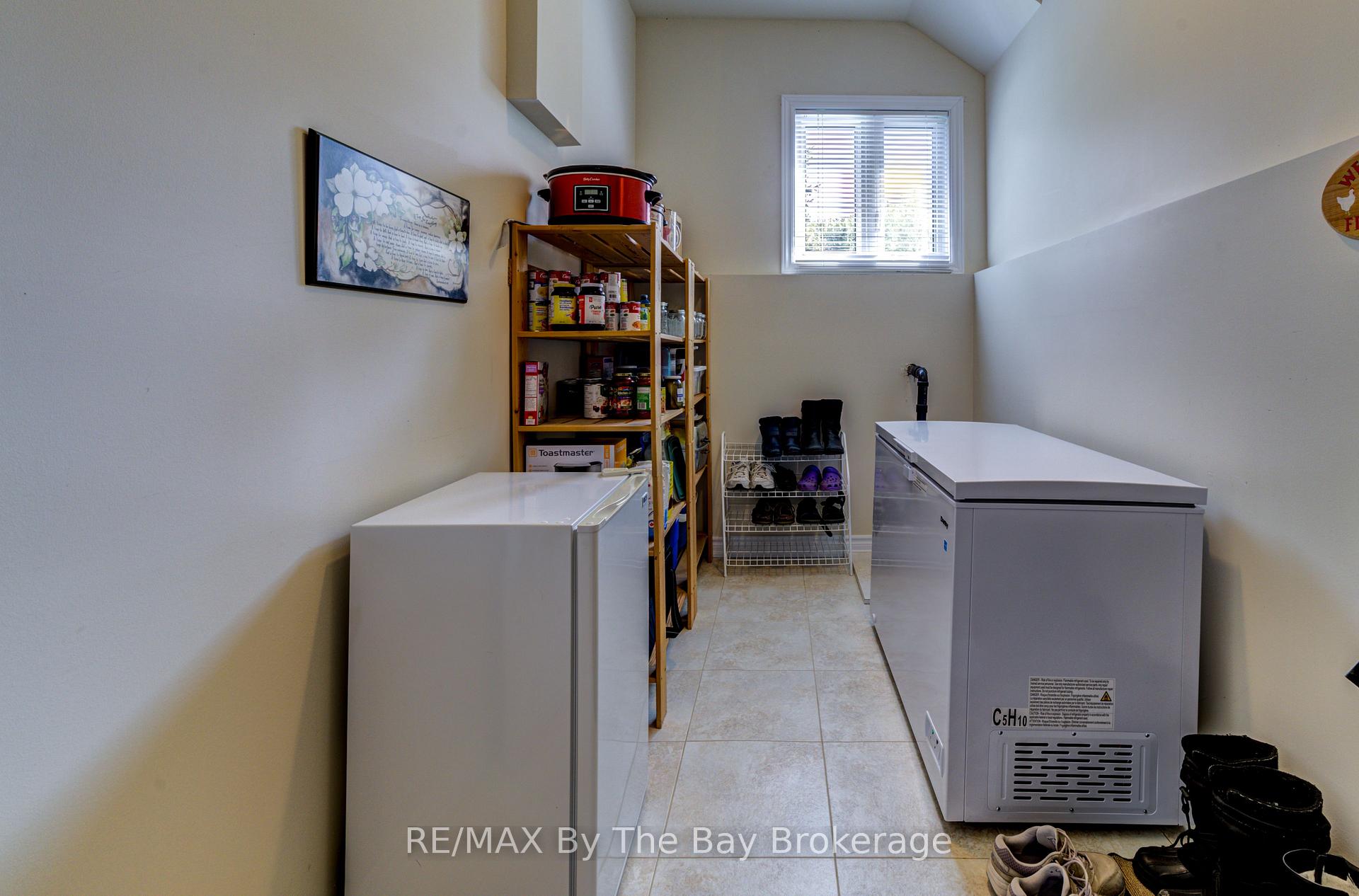 Photo 34 of 21 Portugal Path, Wasaga Beach — HOMEH