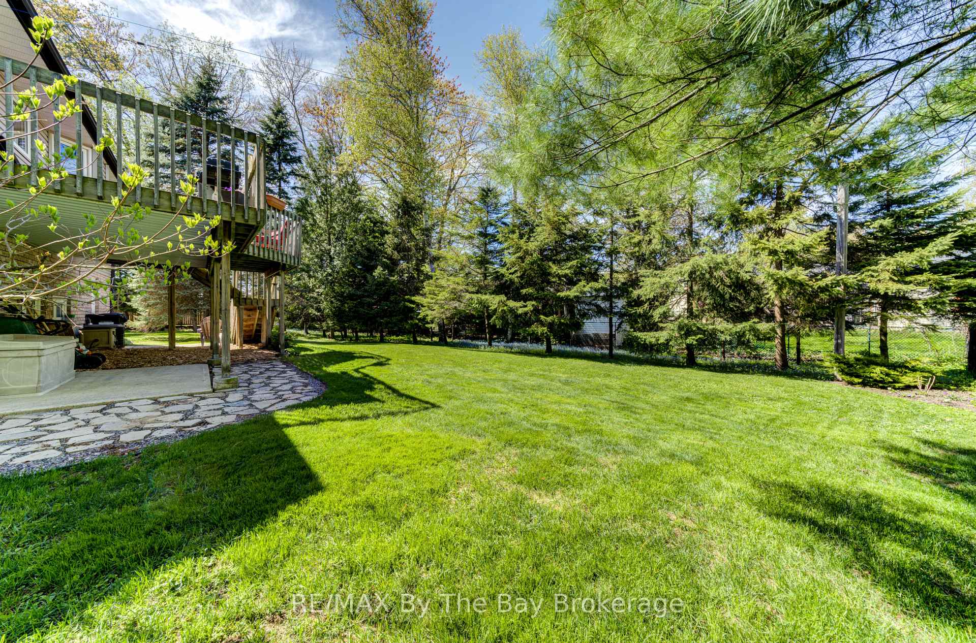 Photo 43 of 21 Portugal Path, Wasaga Beach — HOMEH