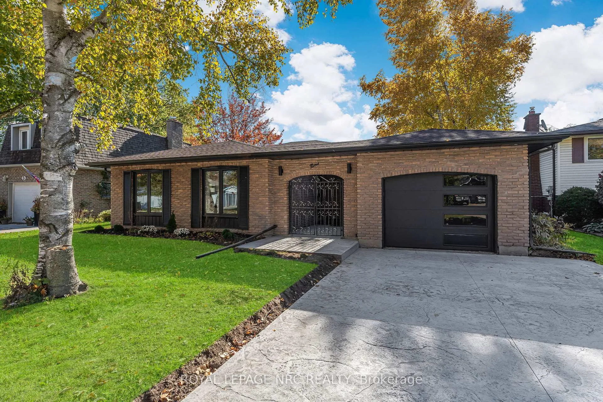 Photo 1 of 9 Windermere Court, Welland, N. Welland — HOMEH