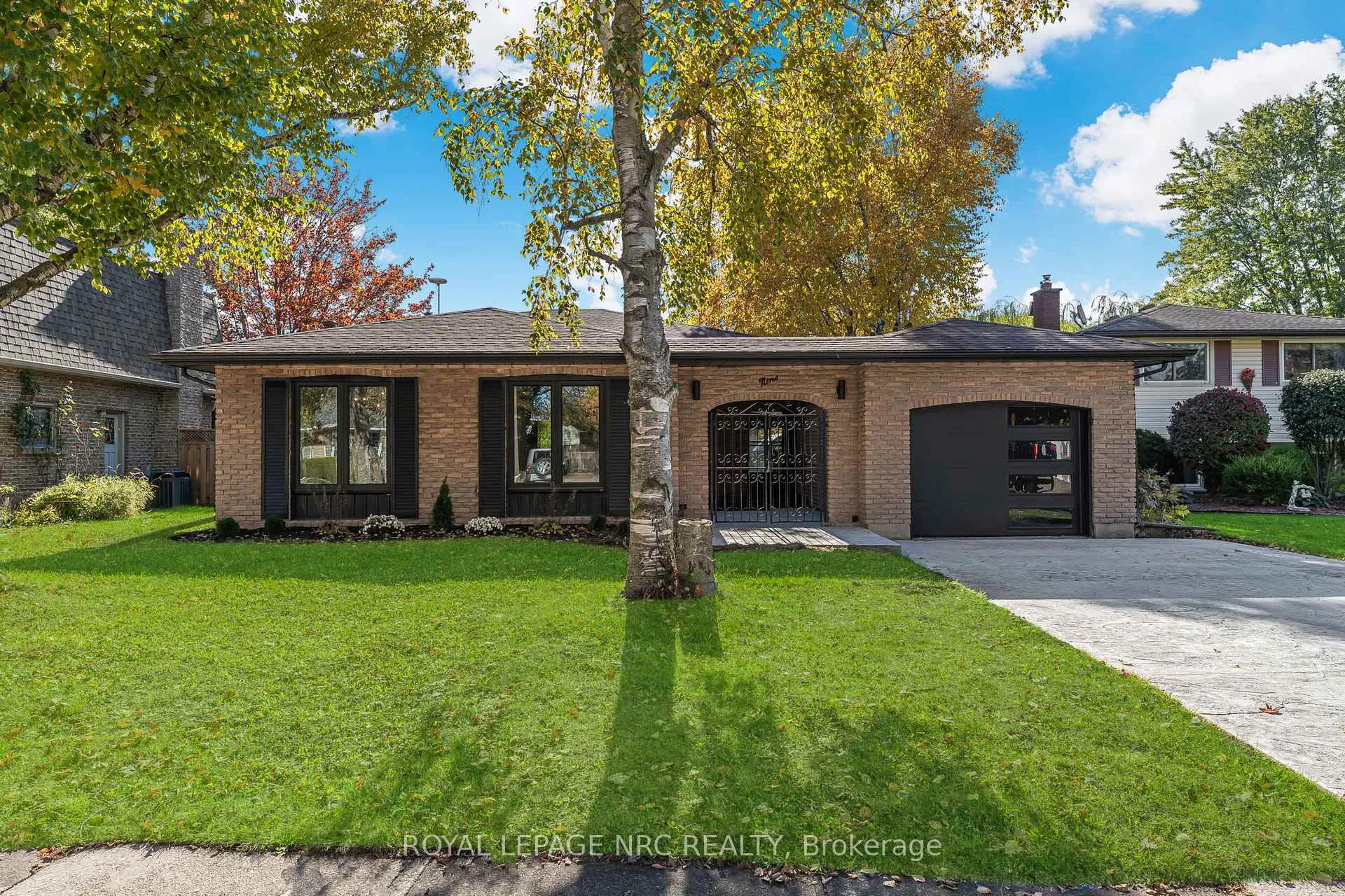 Photo 3 of 9 Windermere Court, Welland, N. Welland — HOMEH