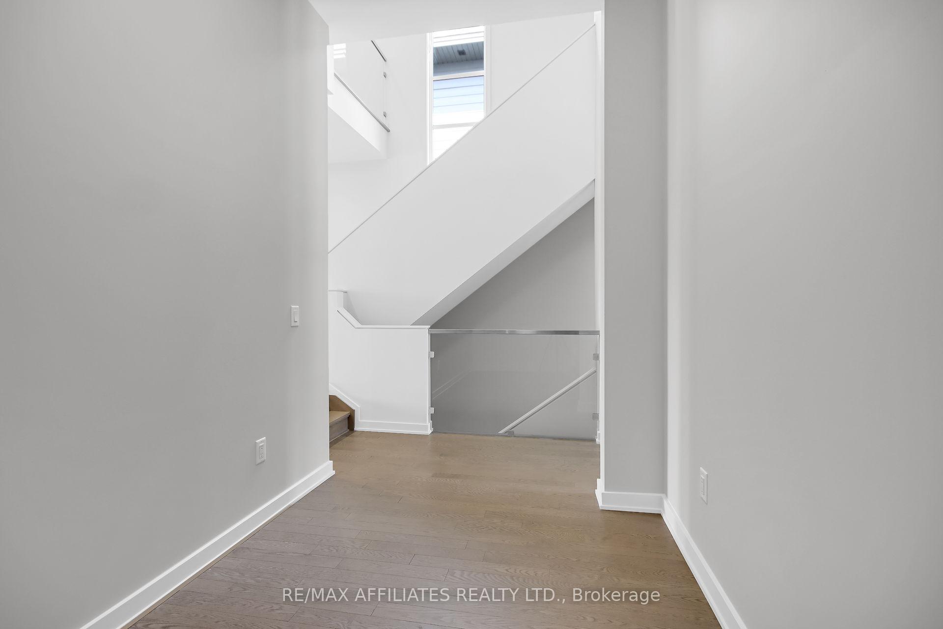 Photo 5 of 508 Borbridge Avenue, Ottawa, Riverside South/Gloucester Glen — HOMEH