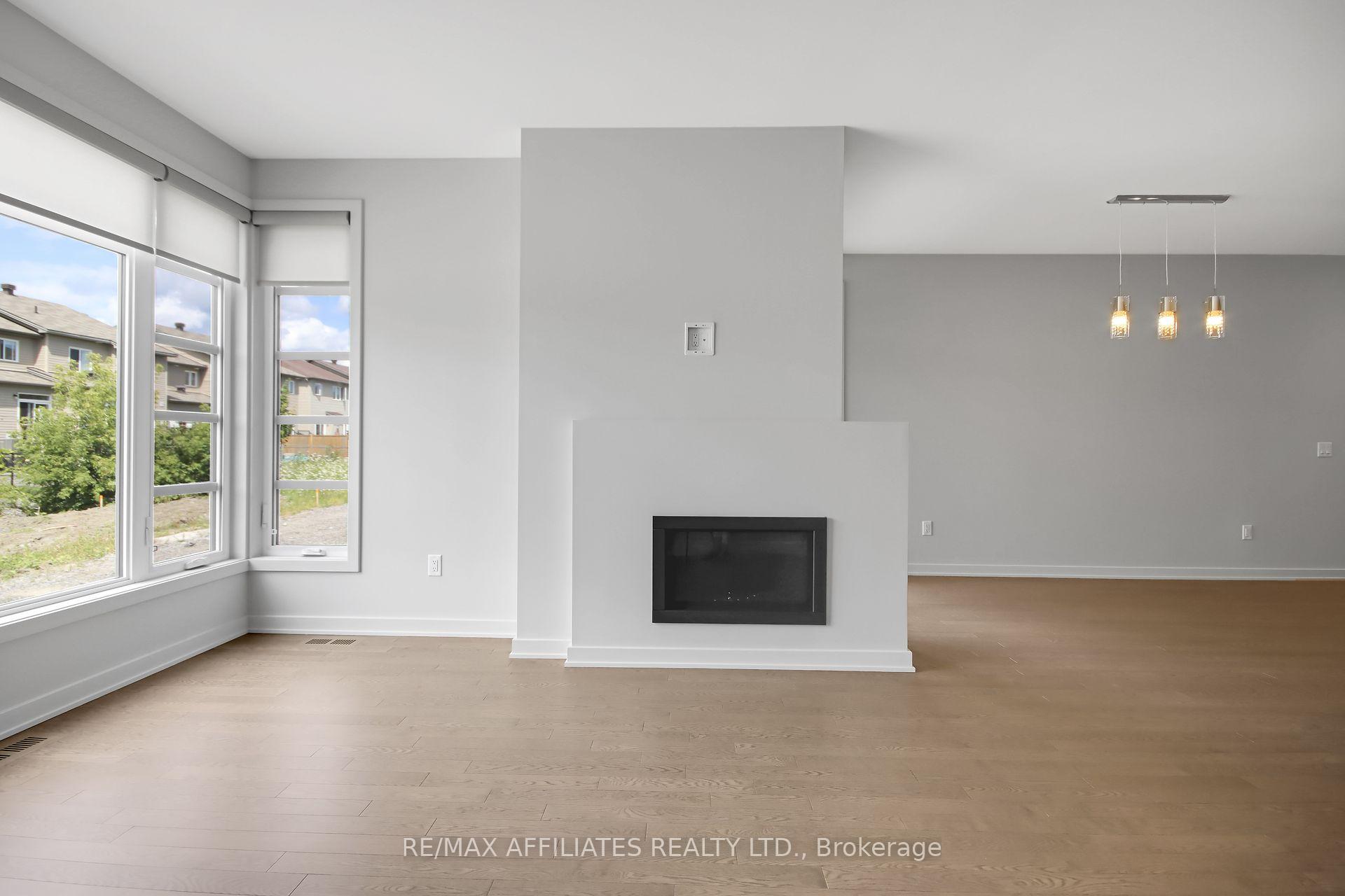 Photo 3 of 508 Borbridge Avenue, Ottawa, Riverside South/Gloucester Glen — HOMEH