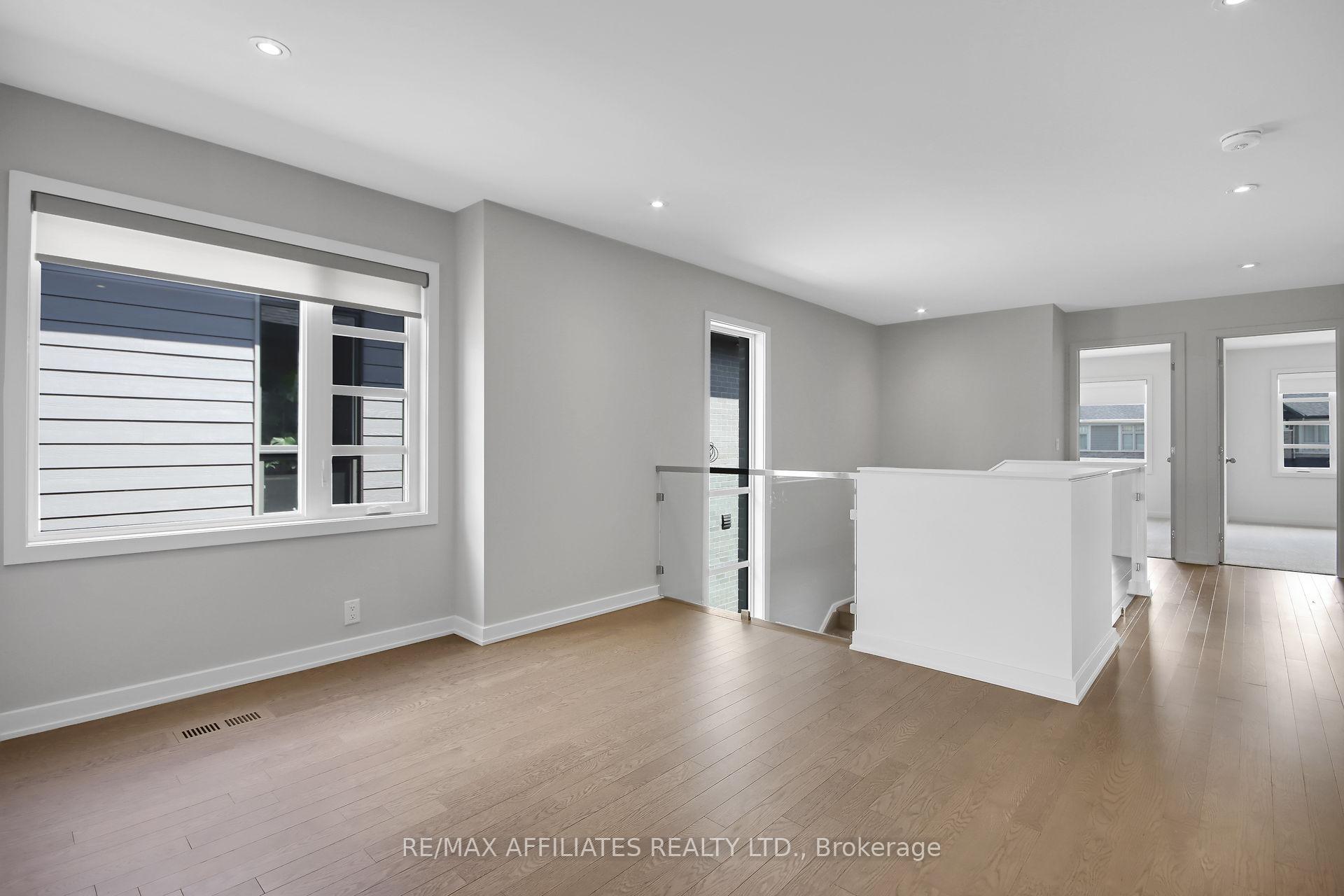Photo 9 of 508 Borbridge Avenue, Ottawa, Riverside South/Gloucester Glen — HOMEH