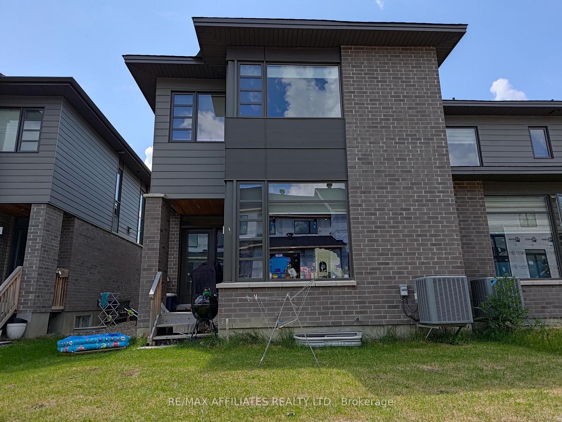 Photo 13 of 508 Borbridge Avenue, Ottawa, Riverside South/Gloucester Glen — HOMEH