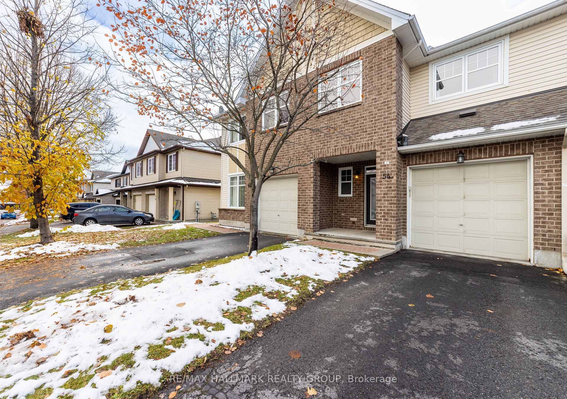 Photo 3 of 54 Selhurst Avenue, Ottawa, Barrhaven East — HOMEH