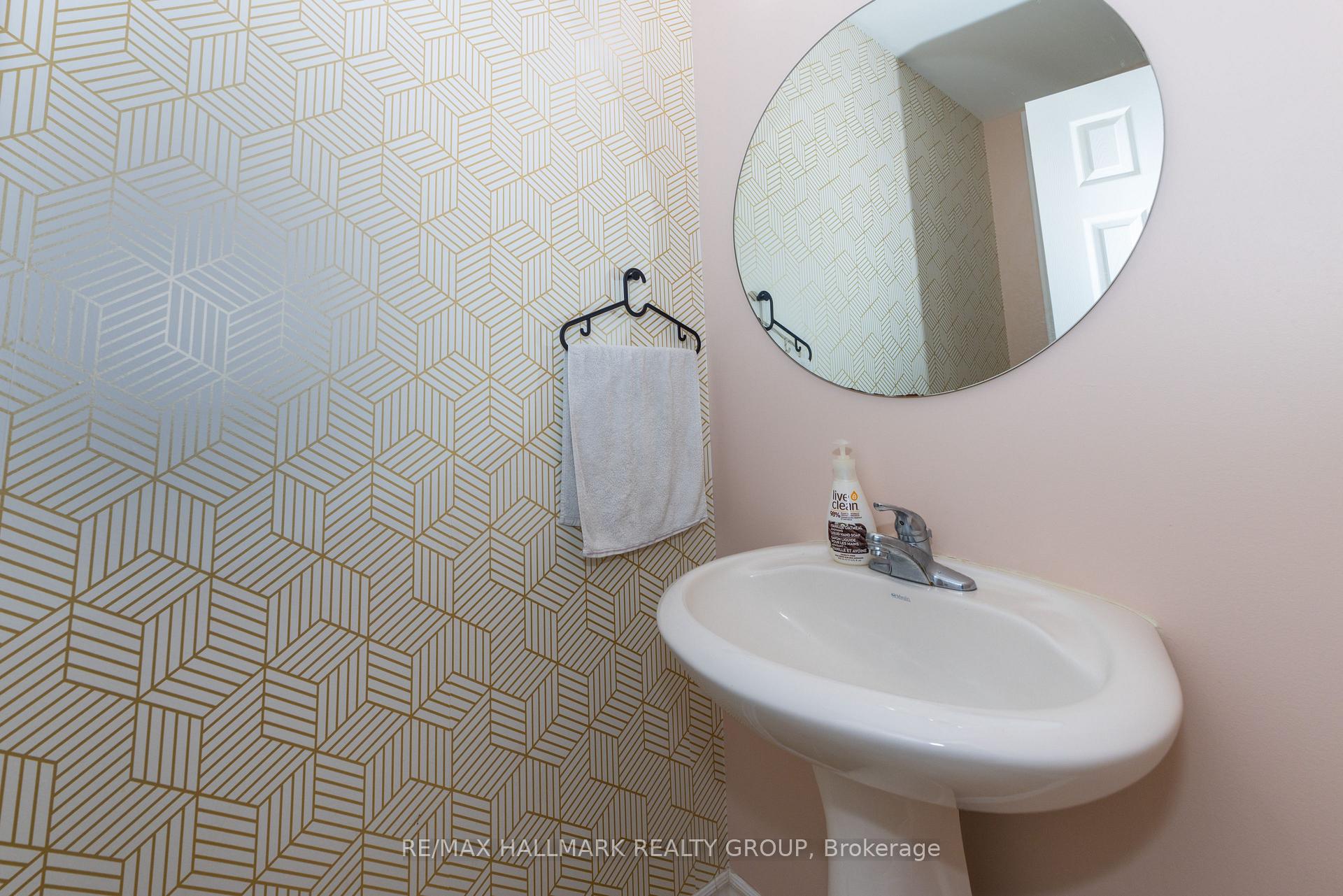 Photo 5 of 54 Selhurst Avenue, Ottawa, Barrhaven East — HOMEH