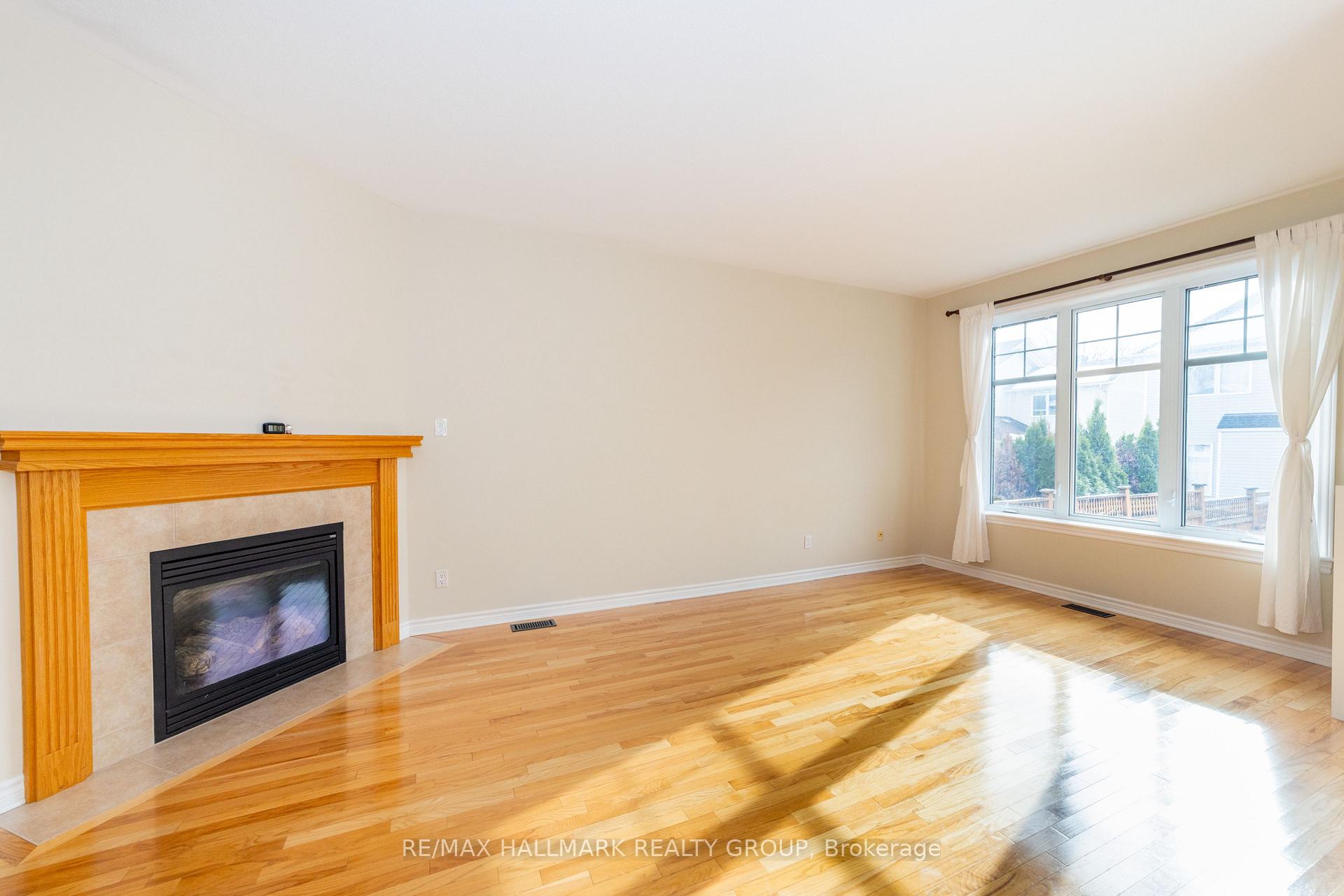Photo 9 of 54 Selhurst Avenue, Ottawa, Barrhaven East — HOMEH