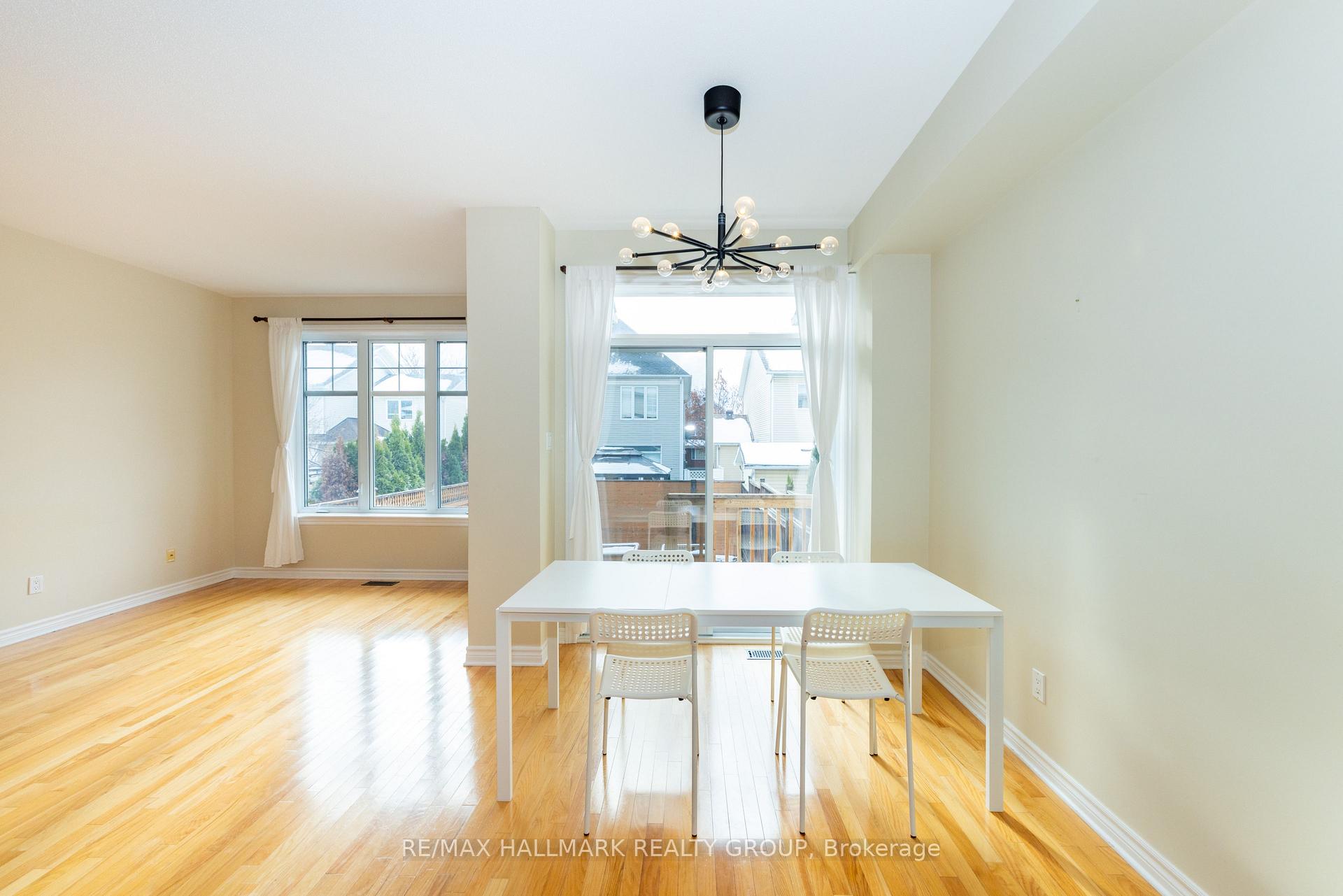 Photo 8 of 54 Selhurst Avenue, Ottawa, Barrhaven East — HOMEH