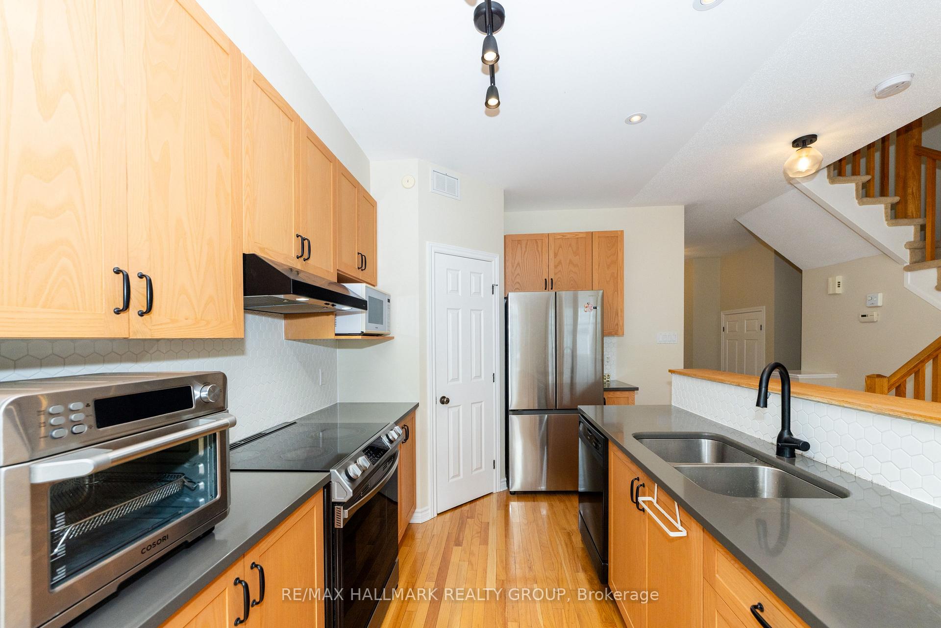 Photo 14 of 54 Selhurst Avenue, Ottawa, Barrhaven East — HOMEH