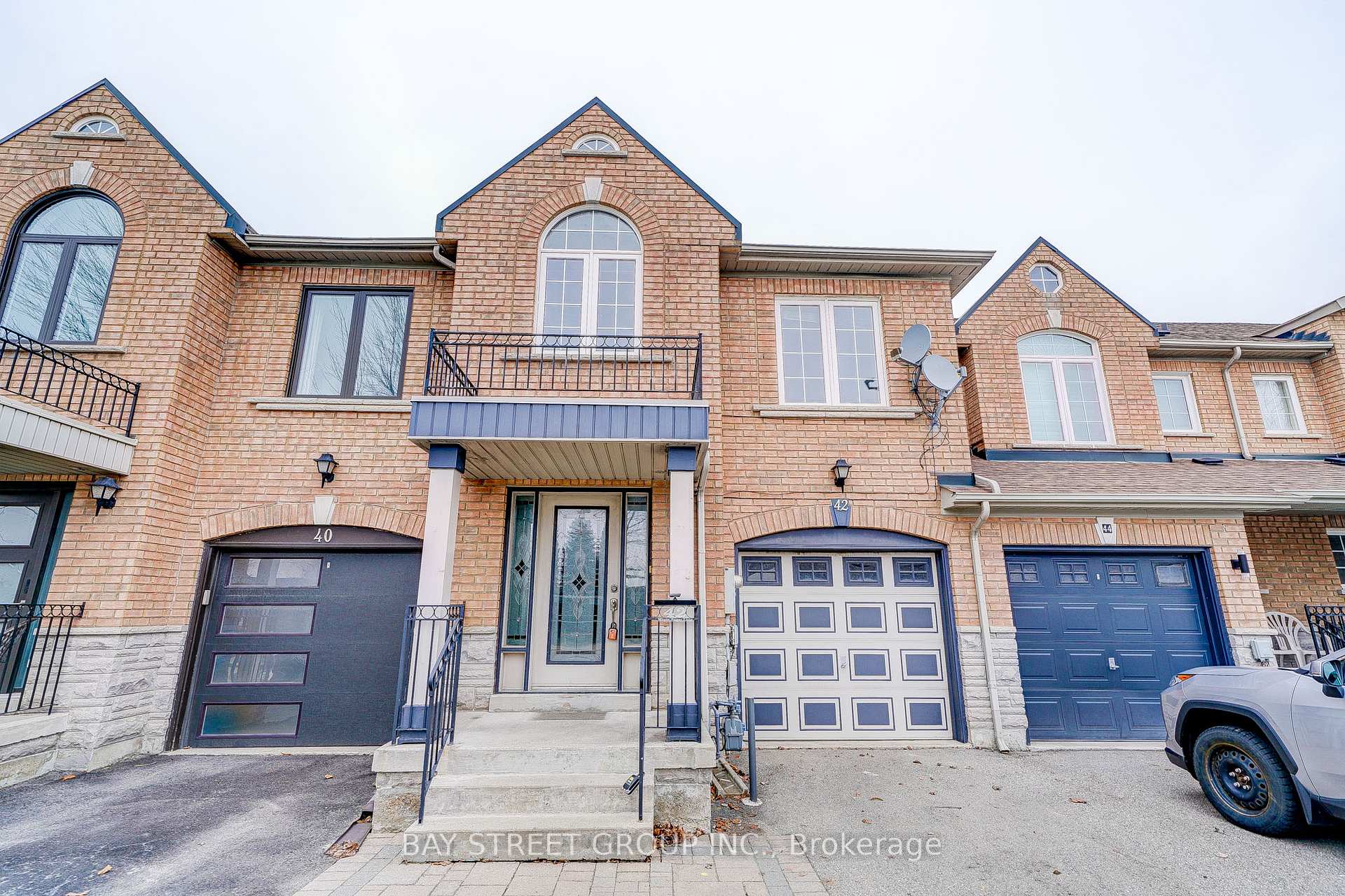 Photo 2 of 42 Maple Sugar Lane, Vaughan, Patterson — HOMEH