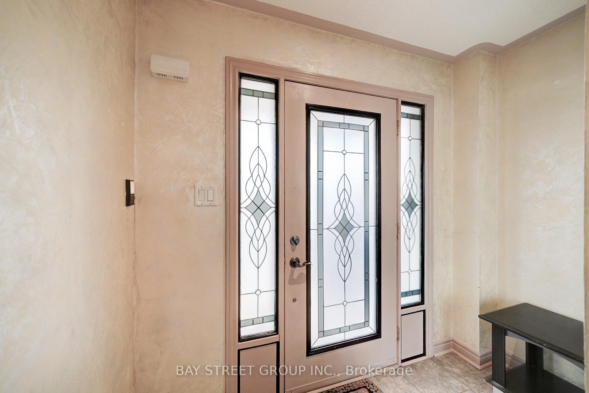 Photo 3 of 42 Maple Sugar Lane, Vaughan, Patterson — HOMEH