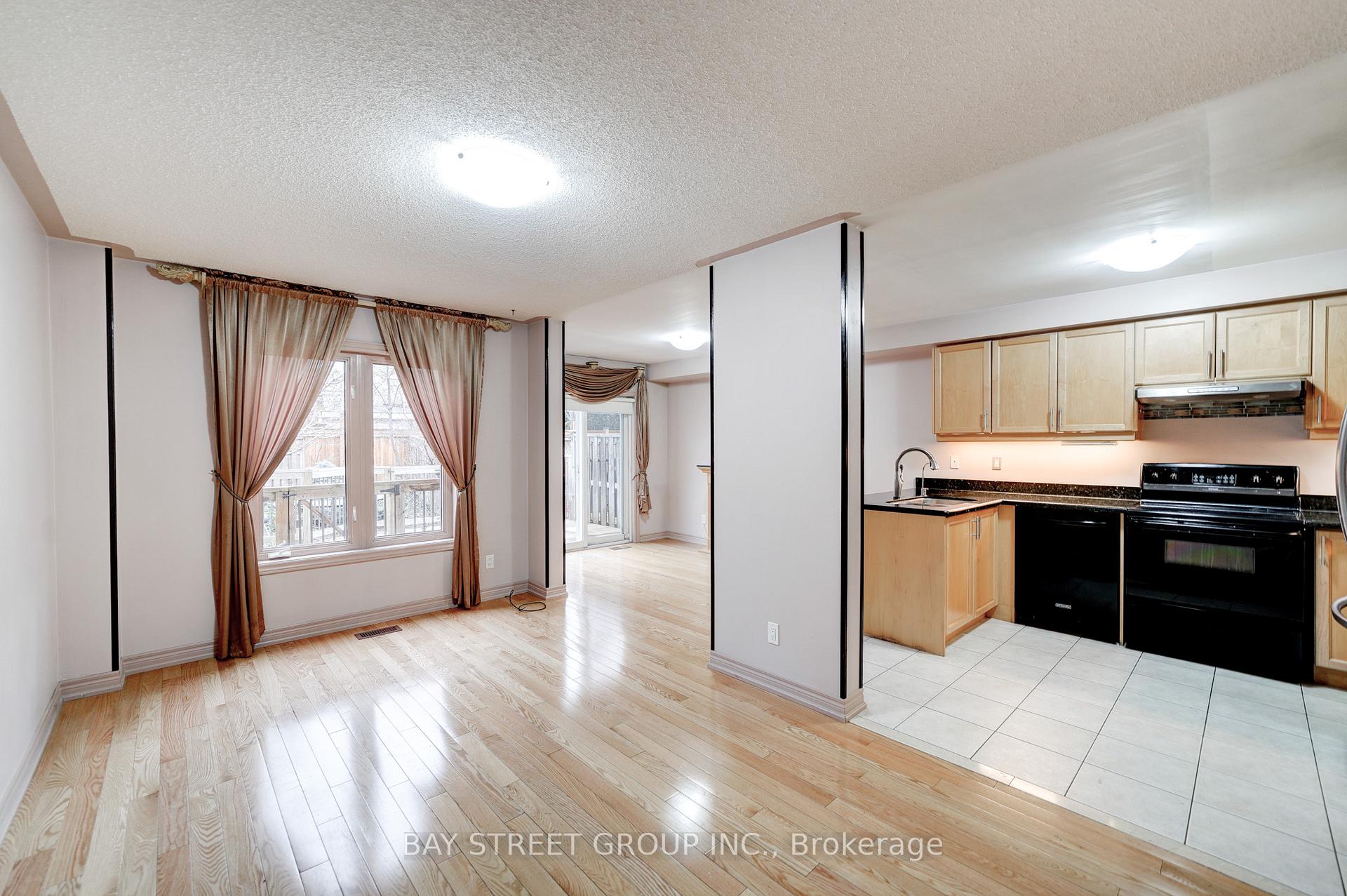 Photo 8 of 42 Maple Sugar Lane, Vaughan, Patterson — HOMEH