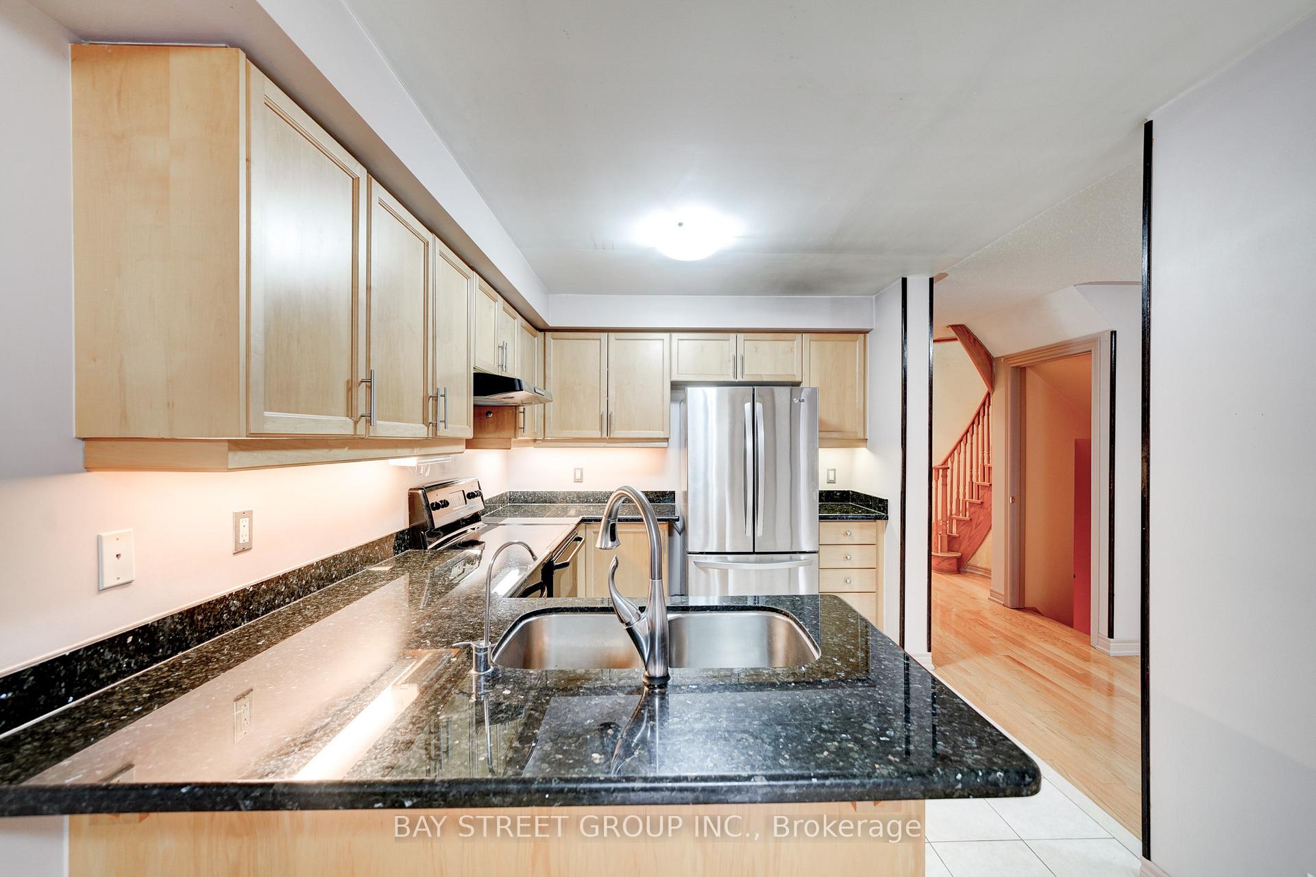 Photo 12 of 42 Maple Sugar Lane, Vaughan, Patterson — HOMEH