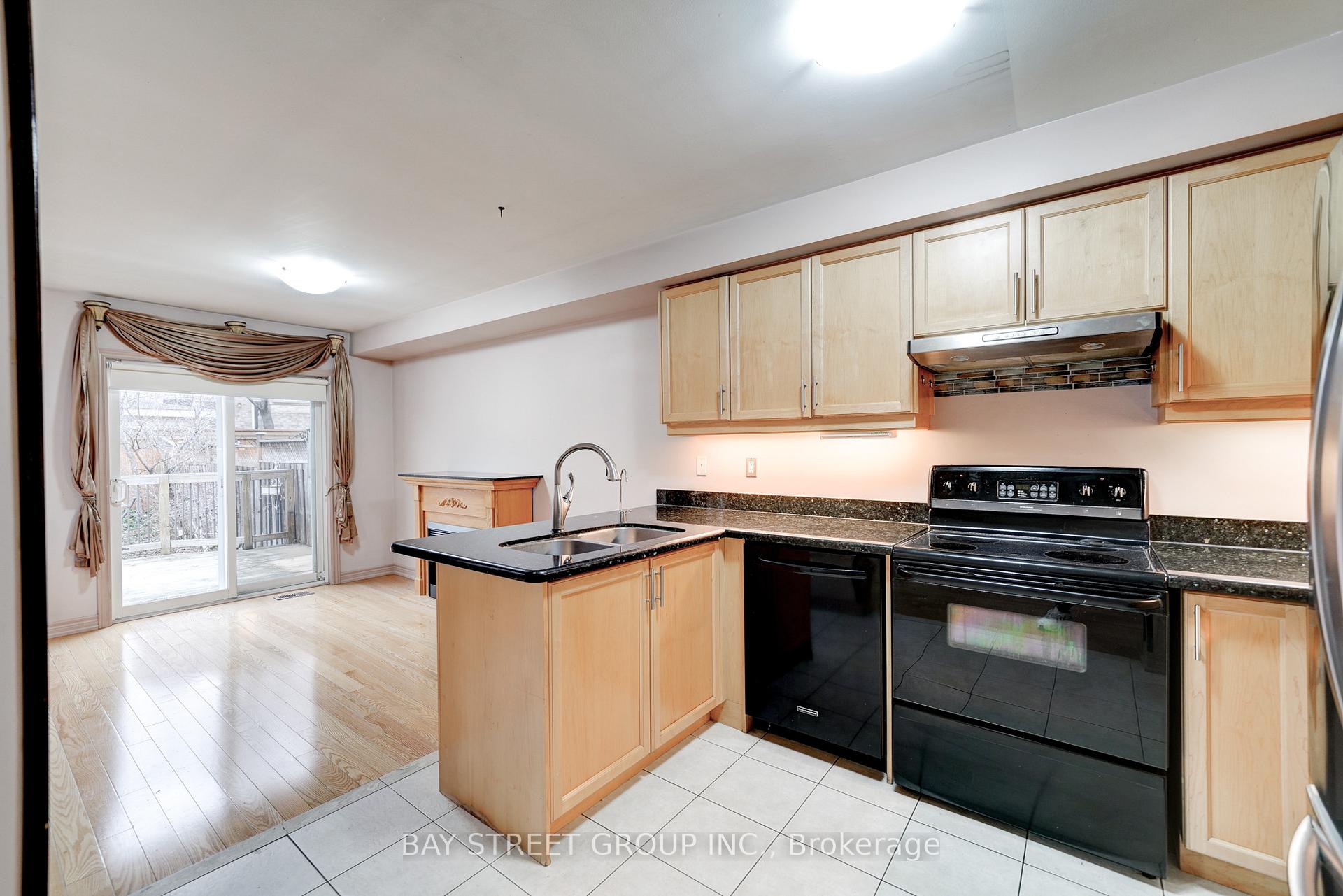 Photo 14 of 42 Maple Sugar Lane, Vaughan, Patterson — HOMEH