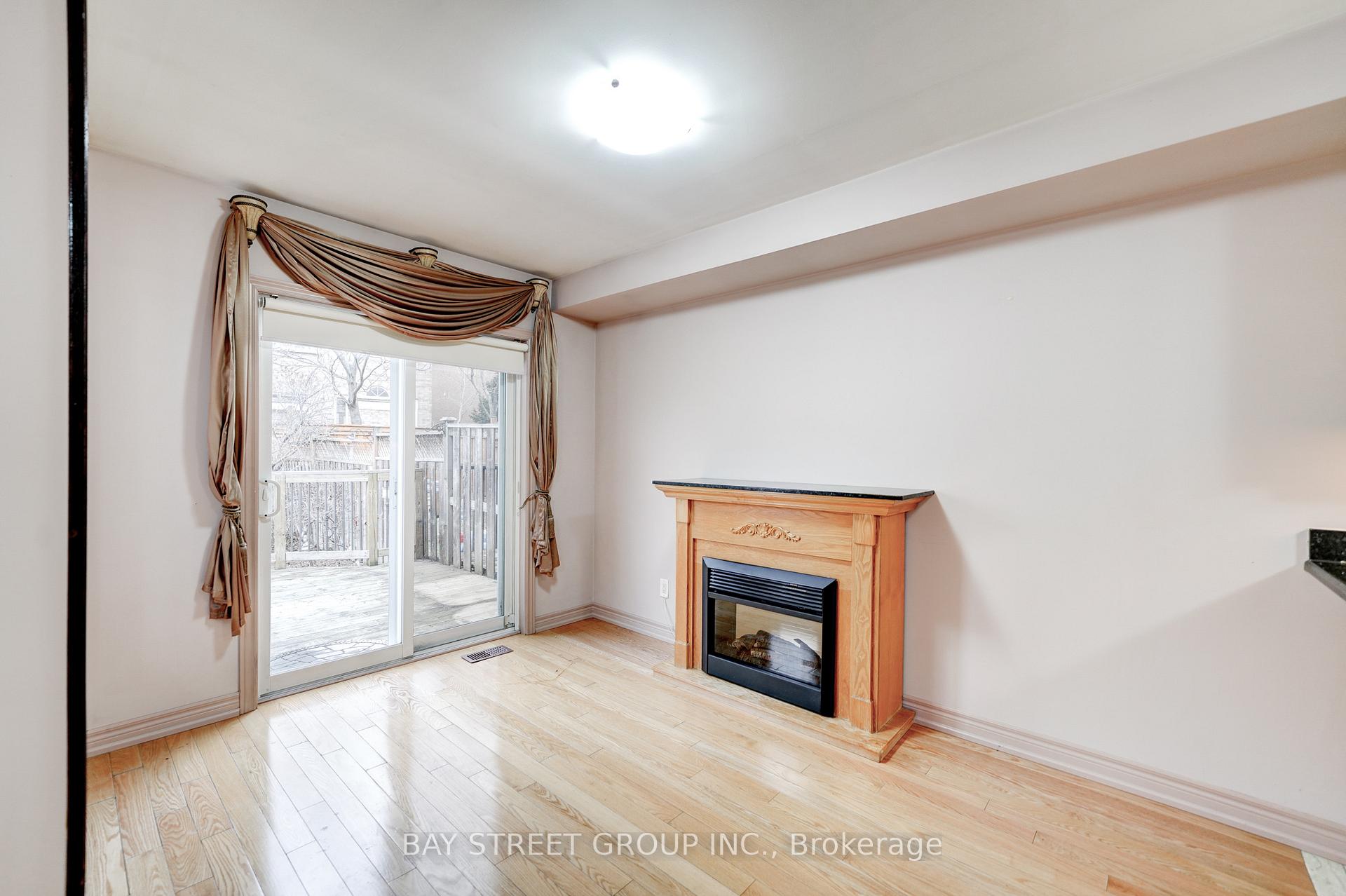 Photo 15 of 42 Maple Sugar Lane, Vaughan, Patterson — HOMEH