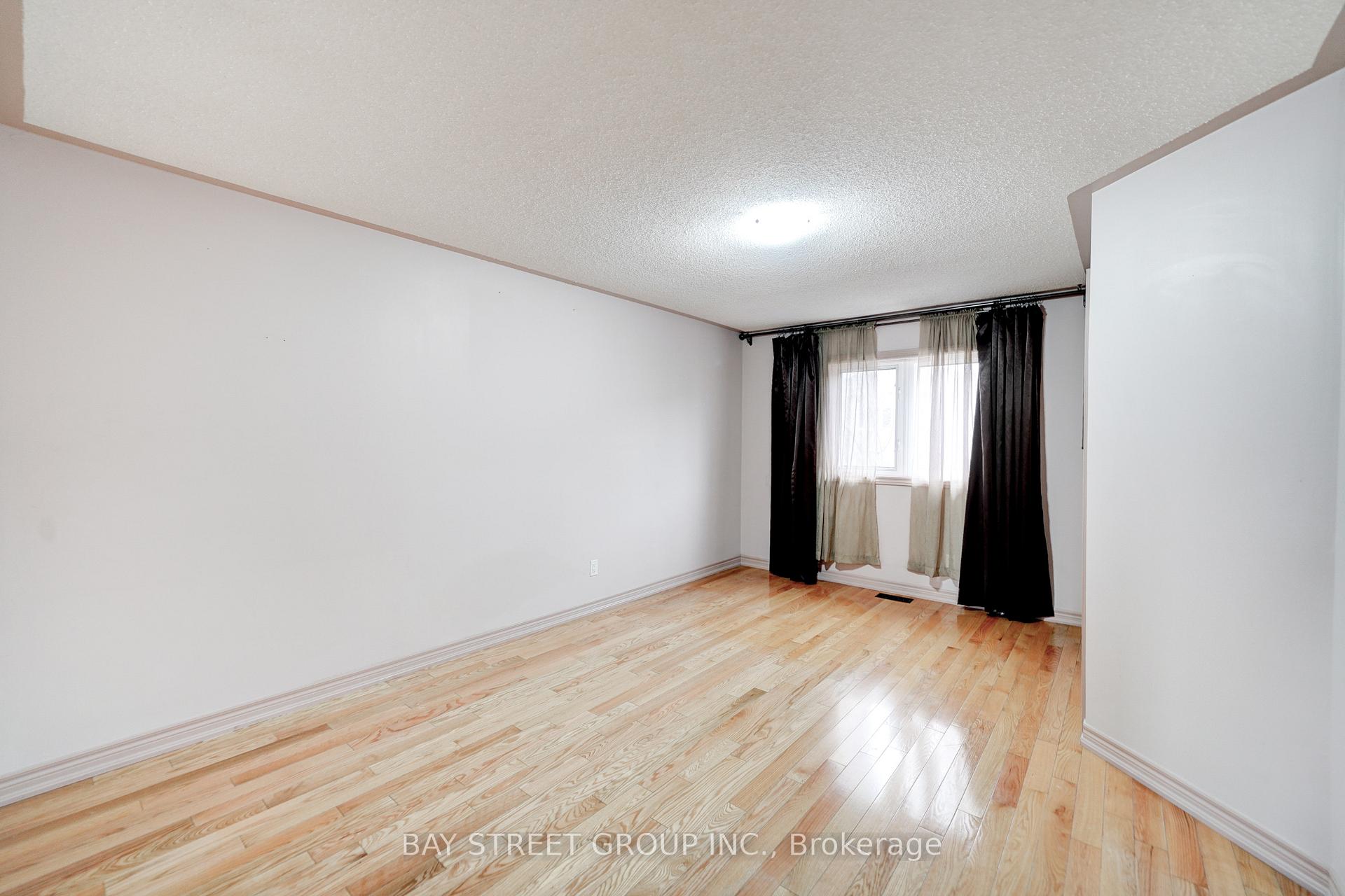 Photo 21 of 42 Maple Sugar Lane, Vaughan, Patterson — HOMEH