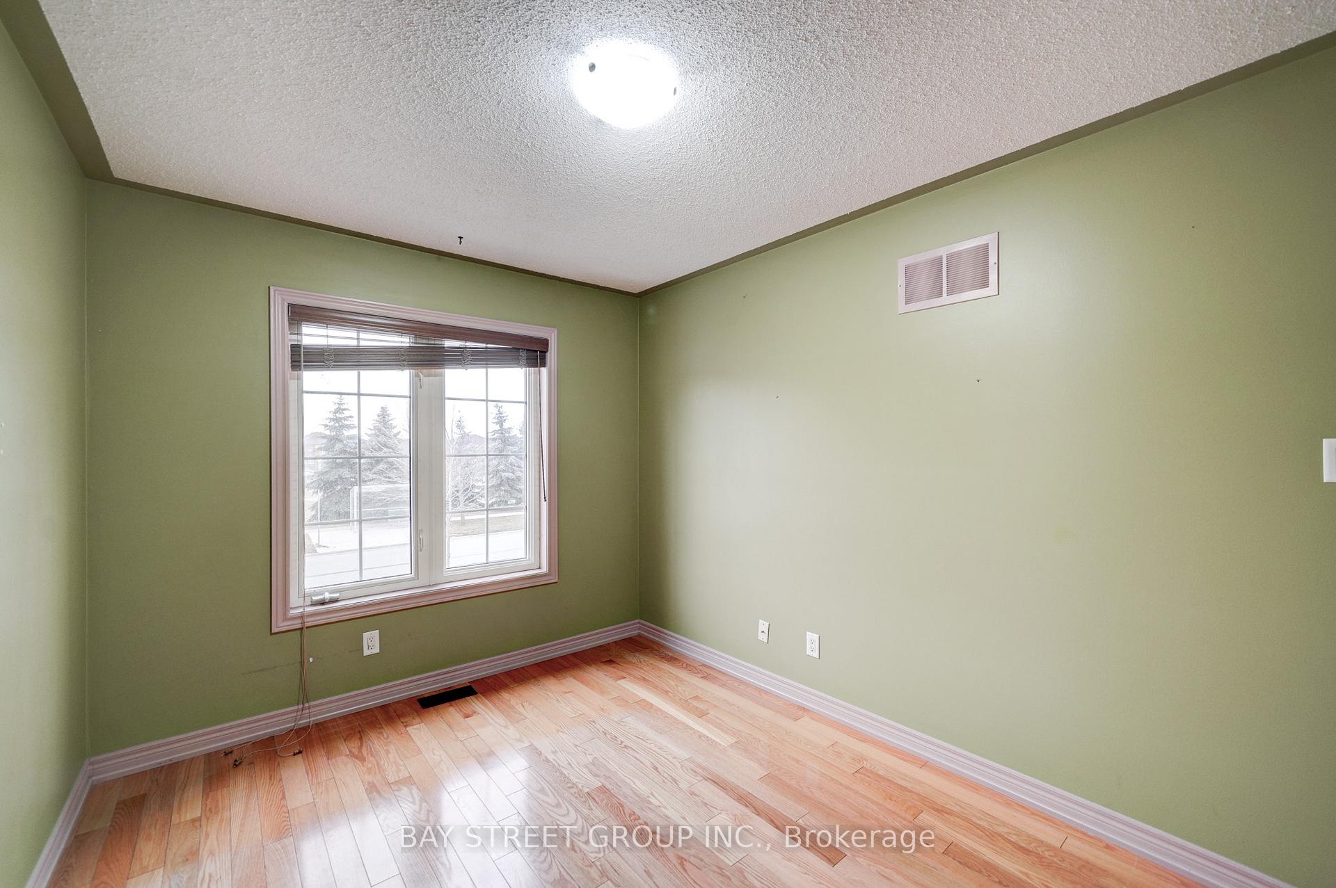 Photo 29 of 42 Maple Sugar Lane, Vaughan, Patterson — HOMEH