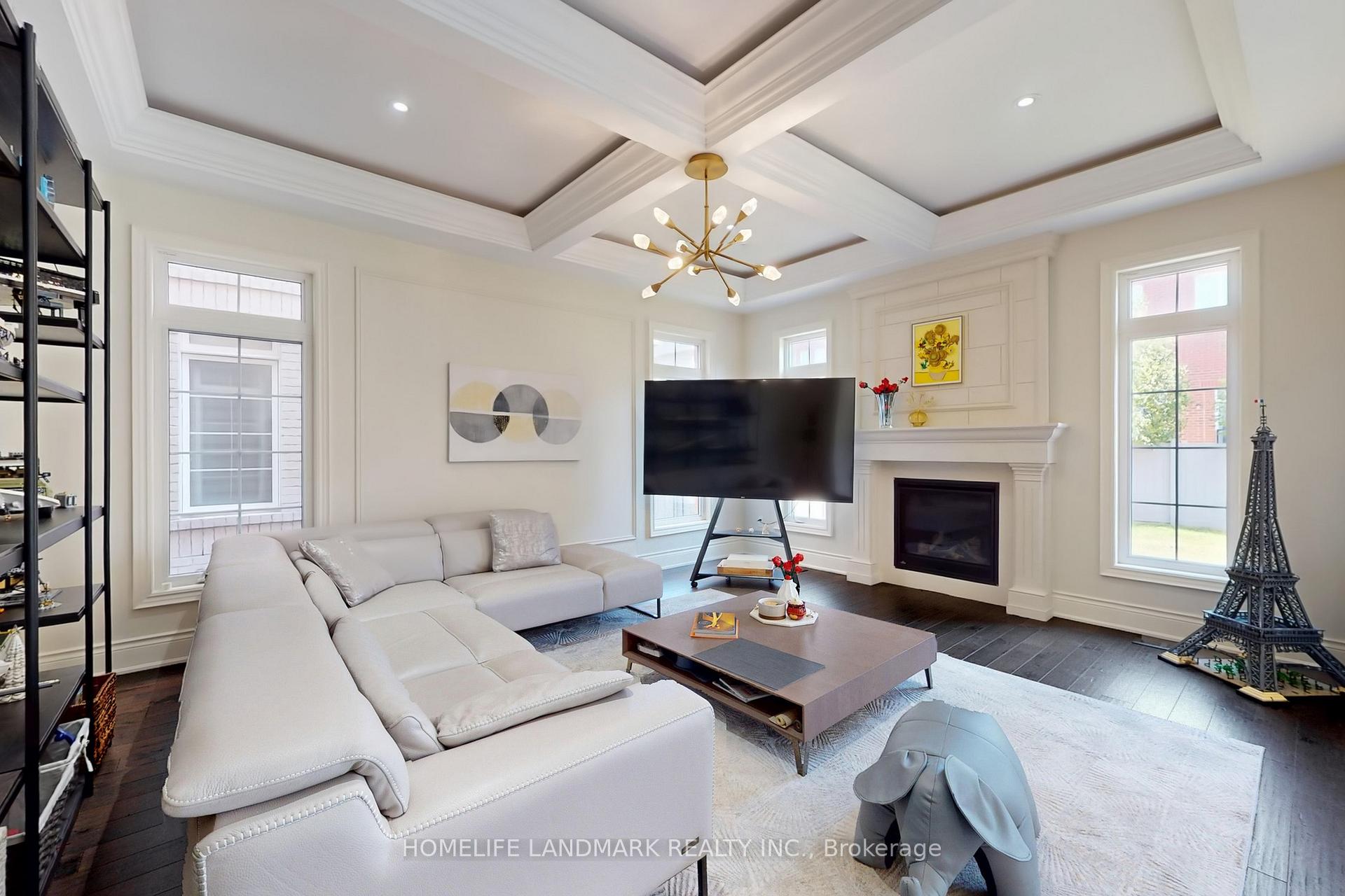 Photo 2 of 213 Farrell Road, Vaughan, Patterson — HOMEH