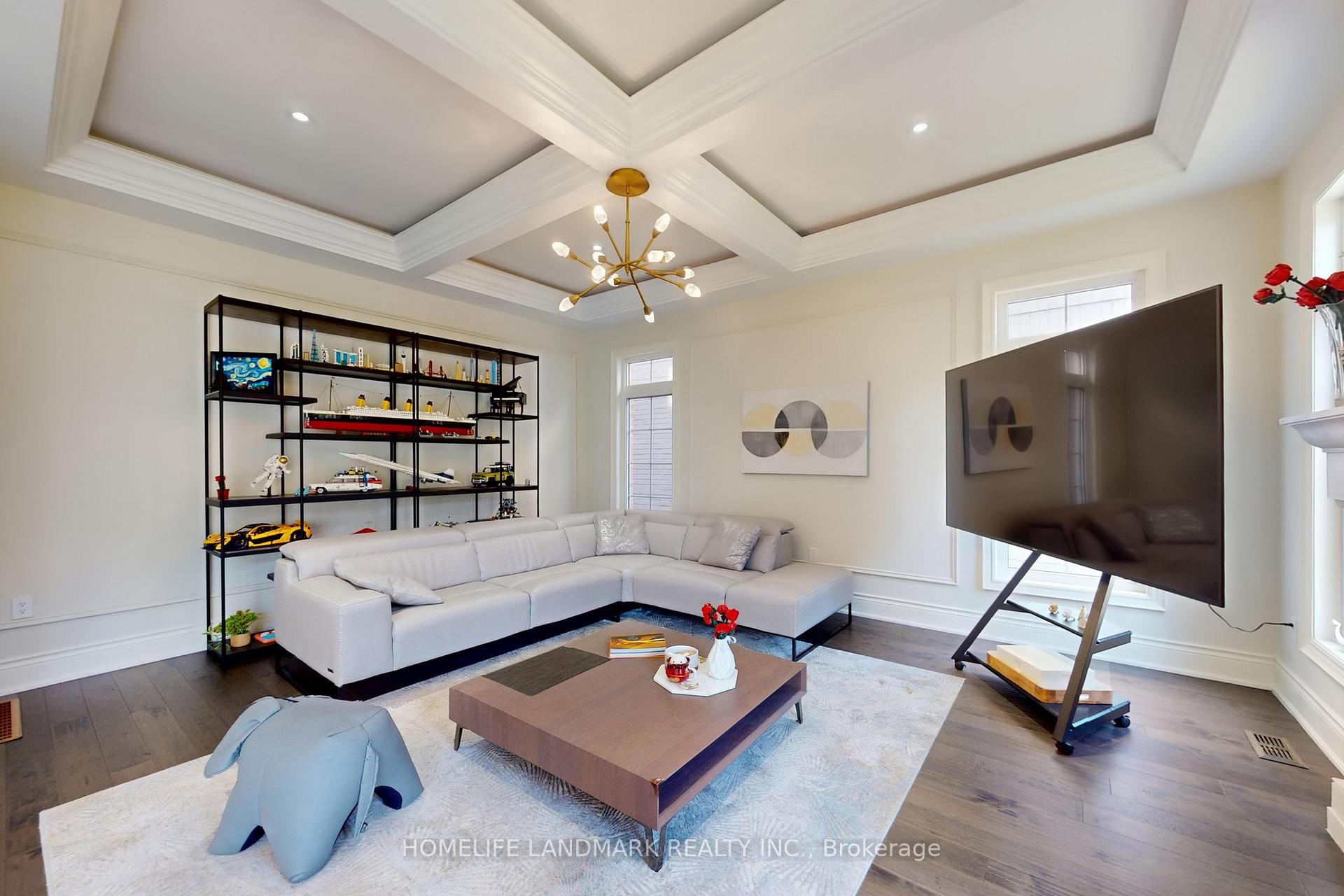 Photo 4 of 213 Farrell Road, Vaughan, Patterson — HOMEH