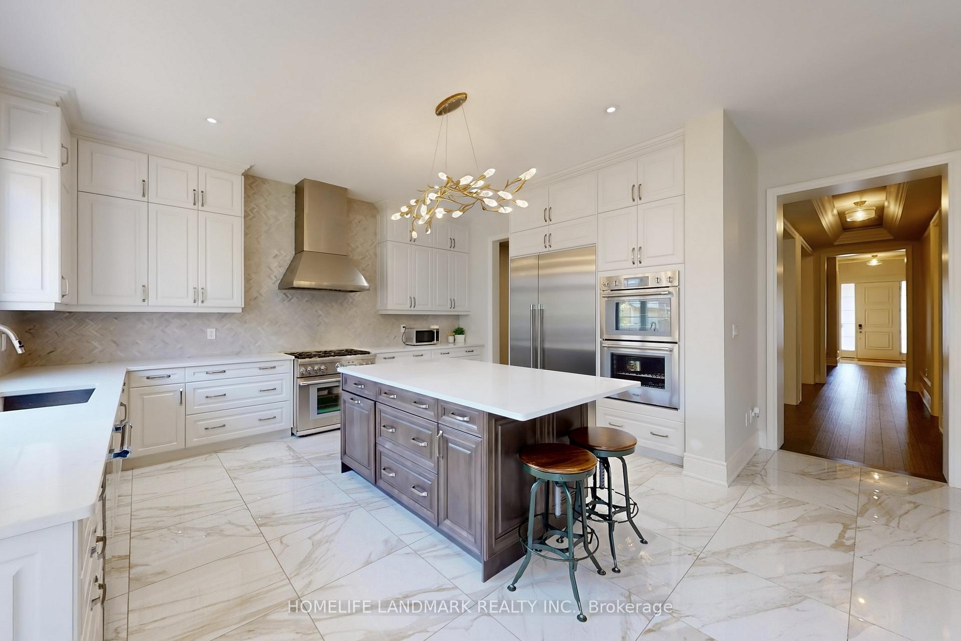 Photo 5 of 213 Farrell Road, Vaughan, Patterson — HOMEH