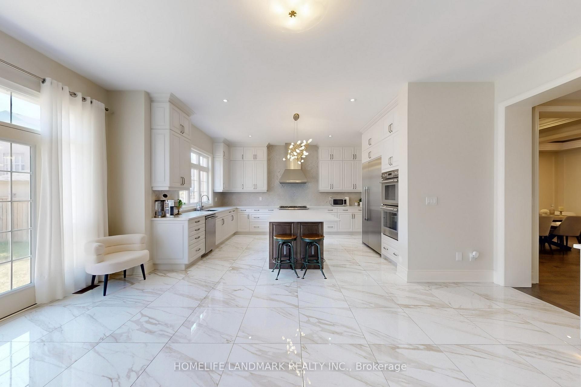 Photo 8 of 213 Farrell Road, Vaughan, Patterson — HOMEH