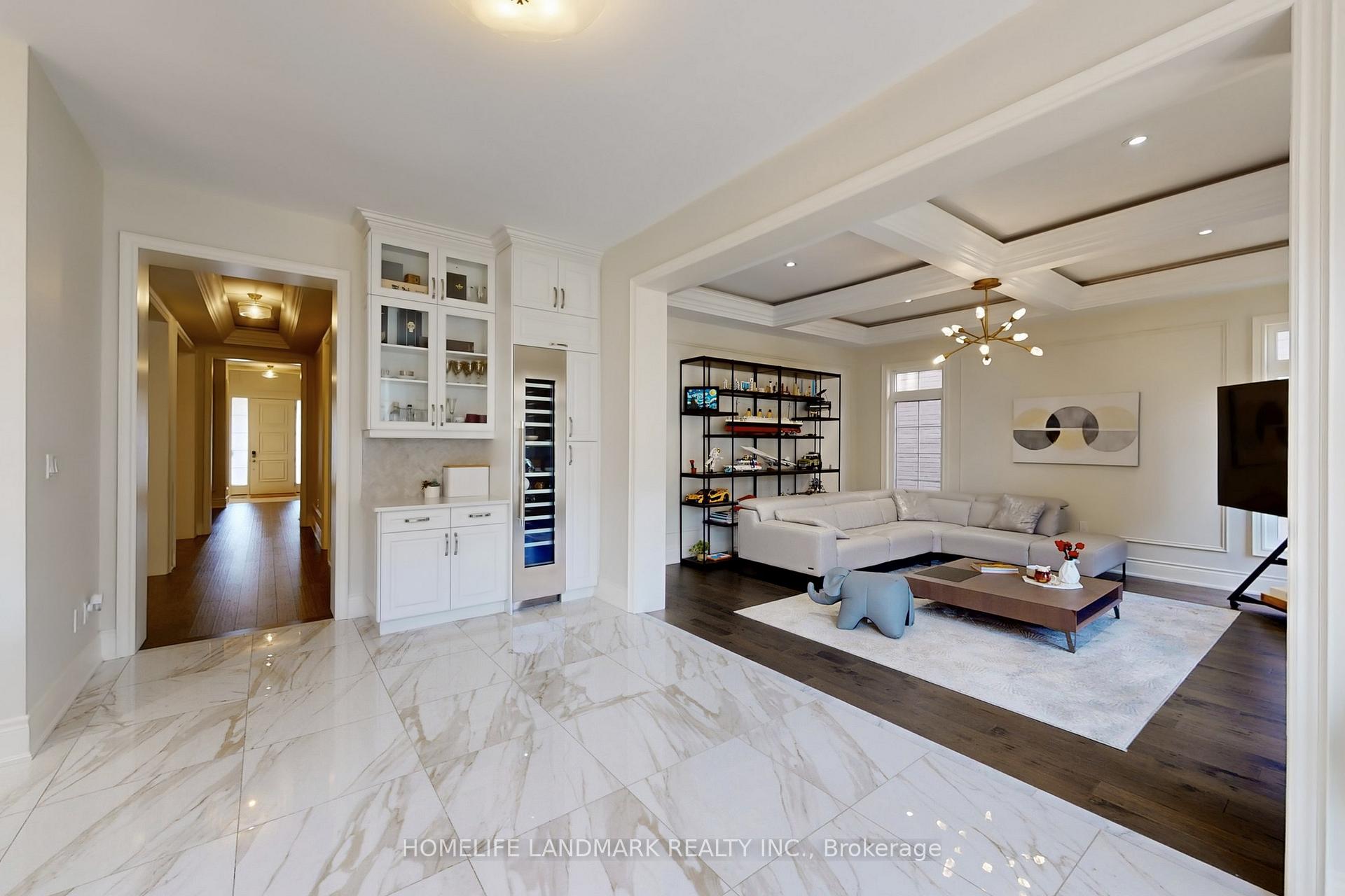 Photo 10 of 213 Farrell Road, Vaughan, Patterson — HOMEH
