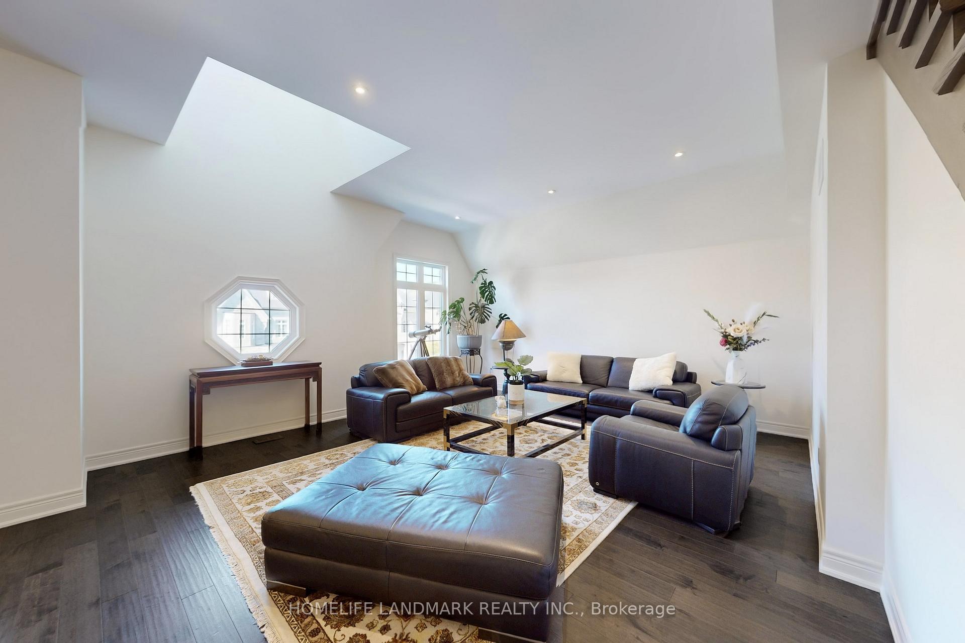 Photo 20 of 213 Farrell Road, Vaughan, Patterson — HOMEH