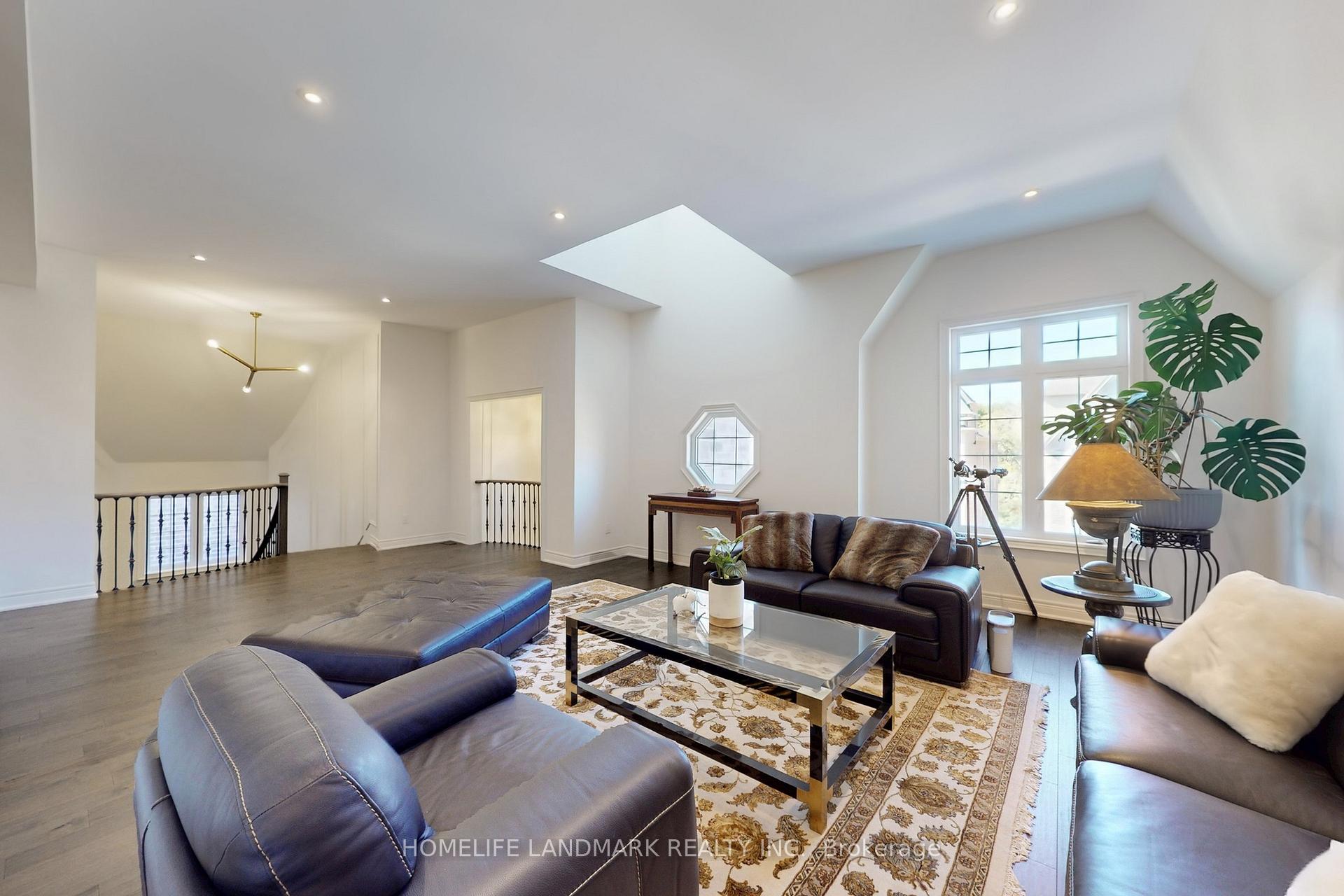 Photo 21 of 213 Farrell Road, Vaughan, Patterson — HOMEH