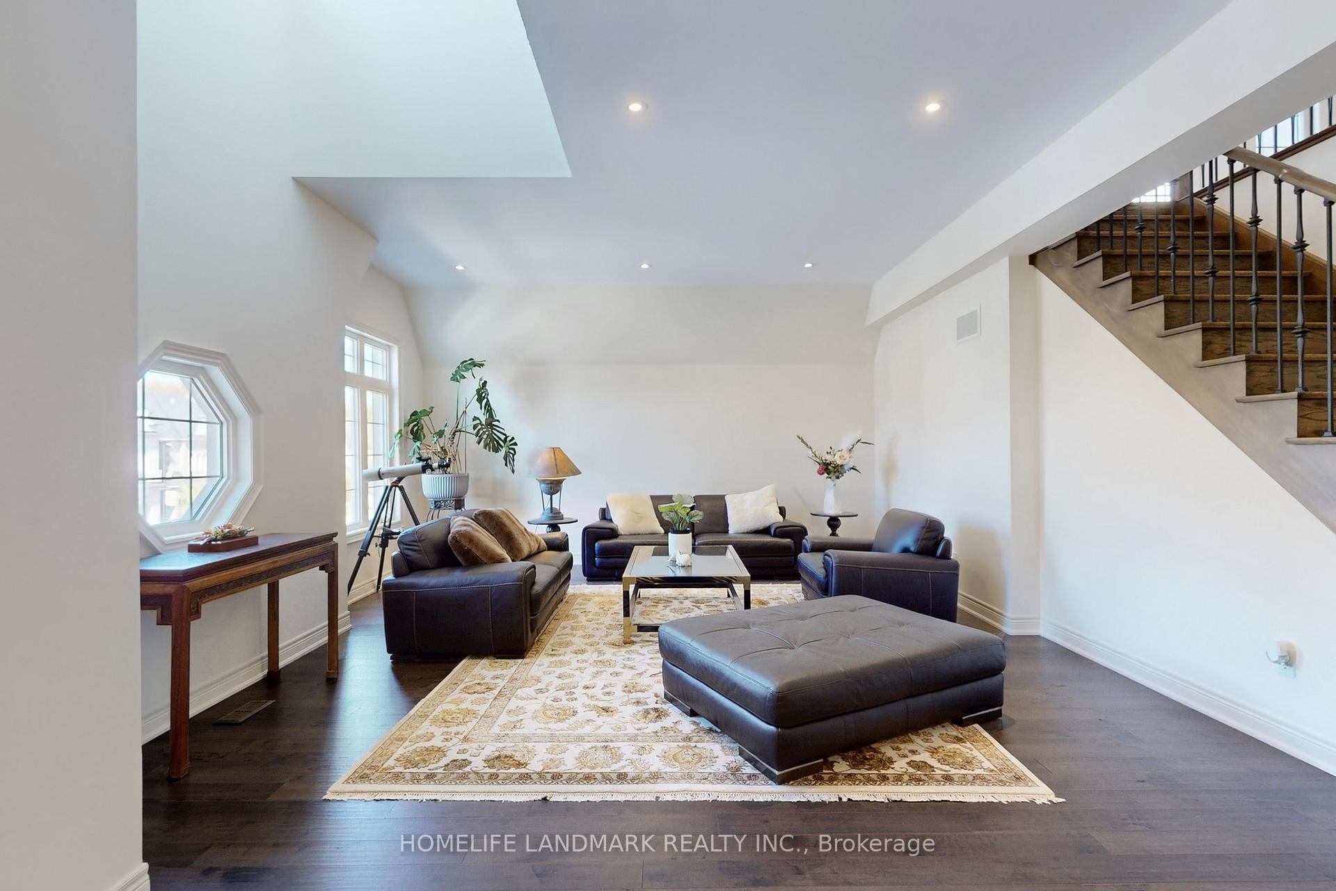 Photo 22 of 213 Farrell Road, Vaughan, Patterson — HOMEH
