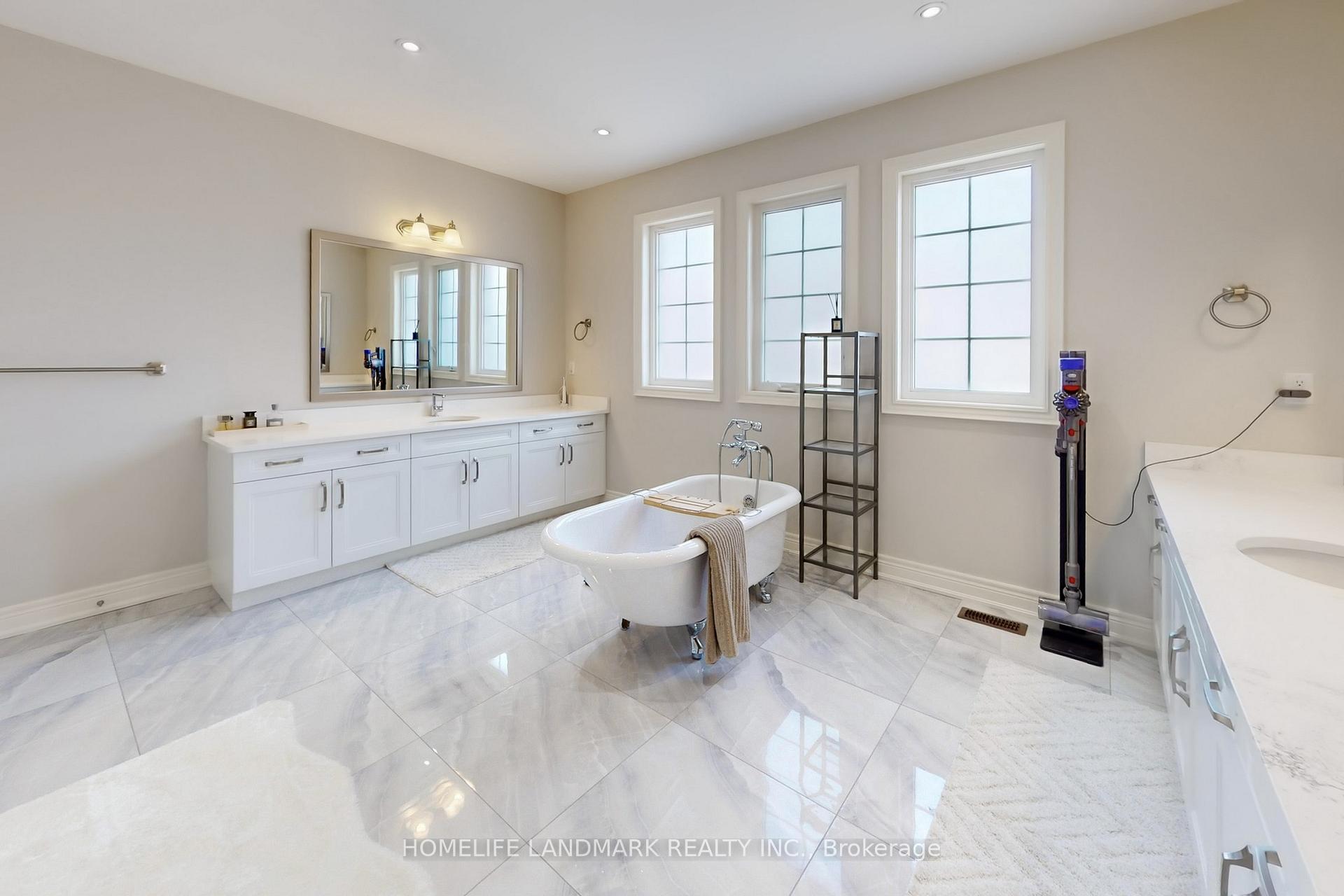 Photo 28 of 213 Farrell Road, Vaughan, Patterson — HOMEH