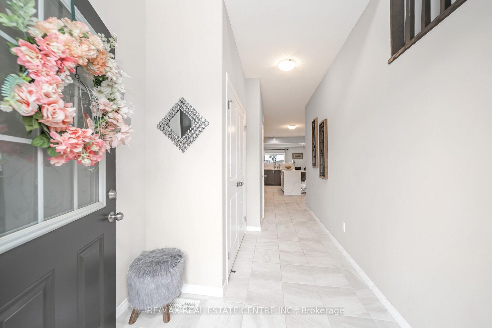 Photo 3 of 275 Buttonbush Street, Waterloo — HOMEH