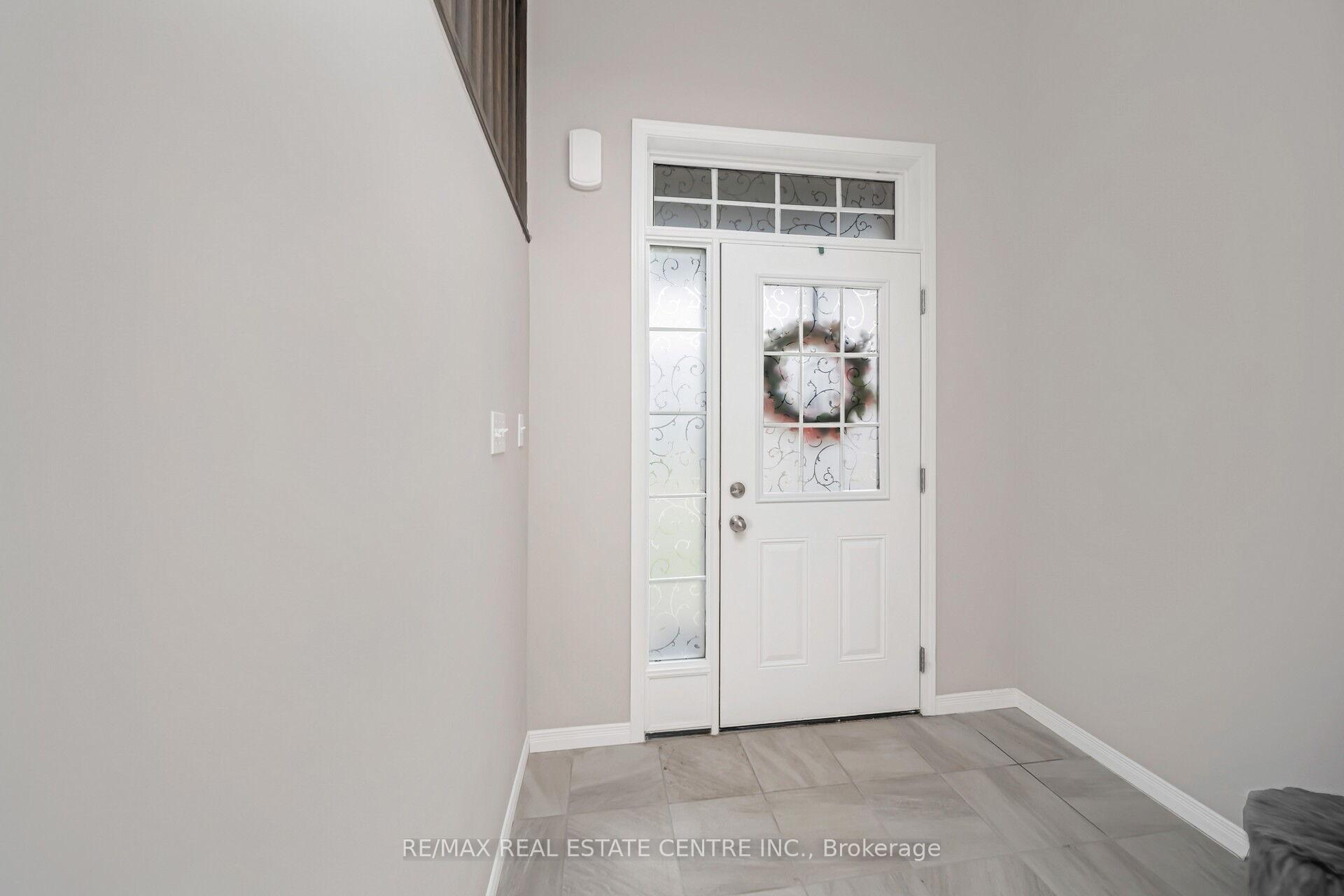 Photo 4 of 275 Buttonbush Street, Waterloo — HOMEH