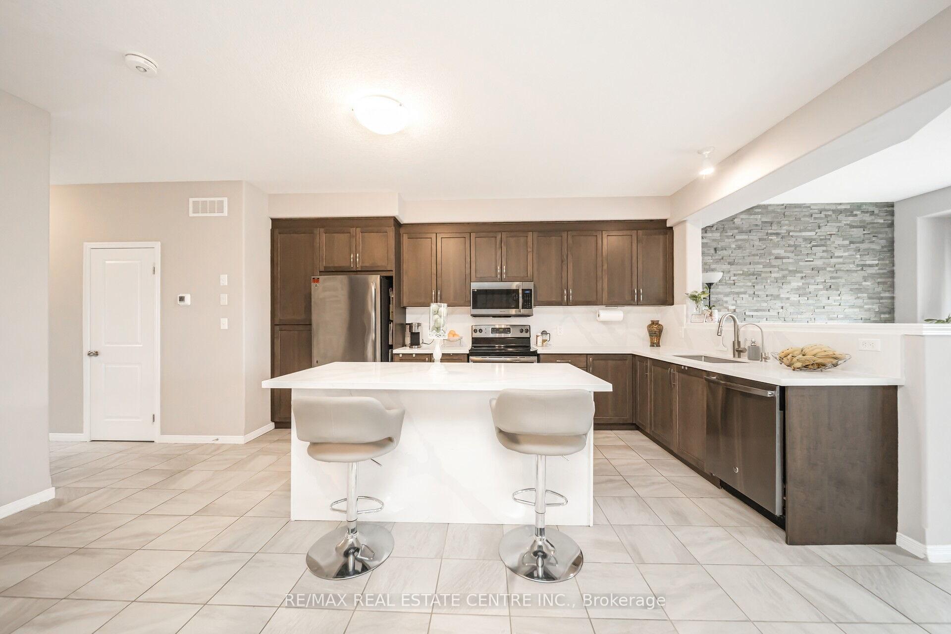 Photo 9 of 275 Buttonbush Street, Waterloo — HOMEH