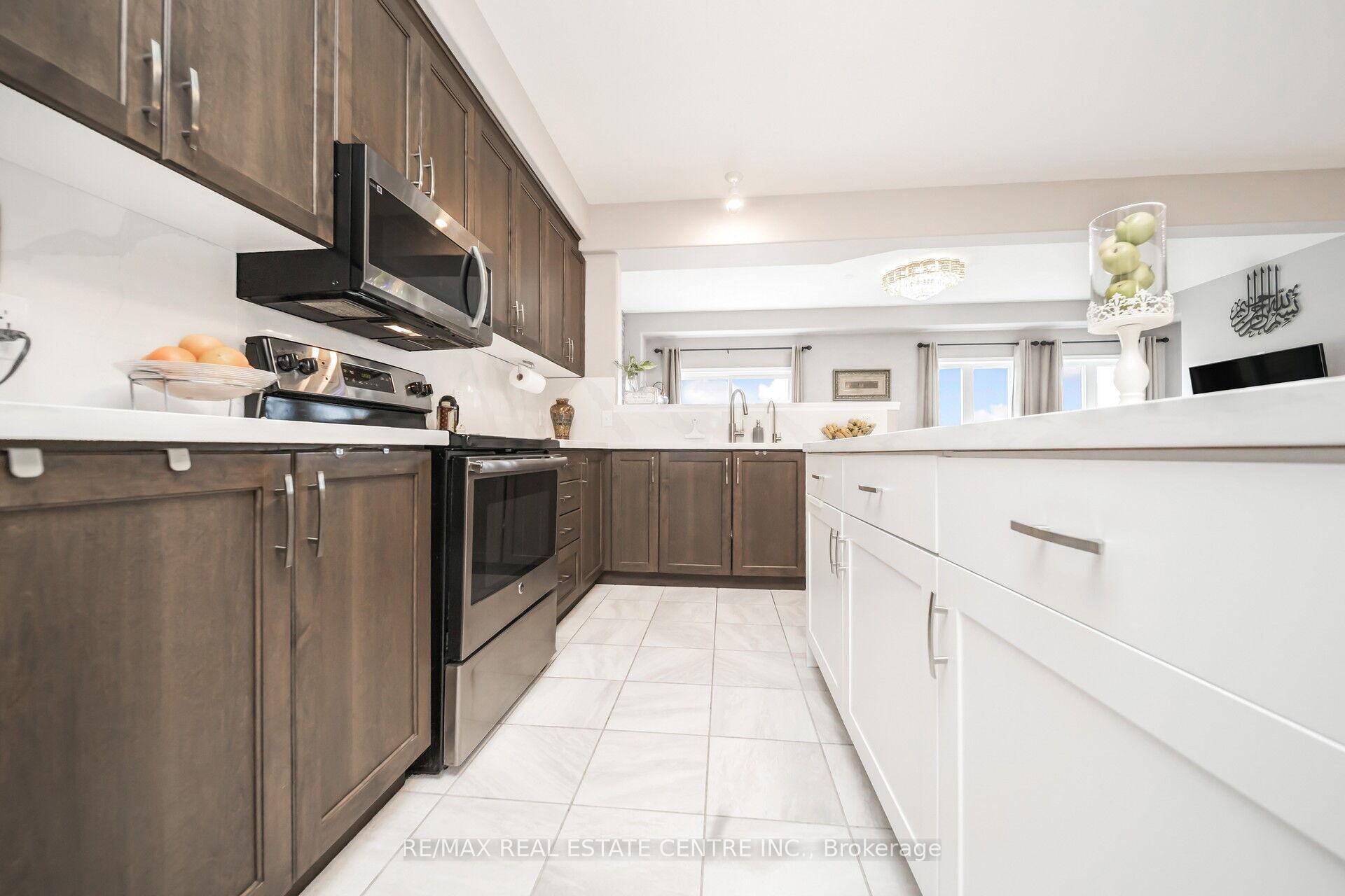 Photo 10 of 275 Buttonbush Street, Waterloo — HOMEH
