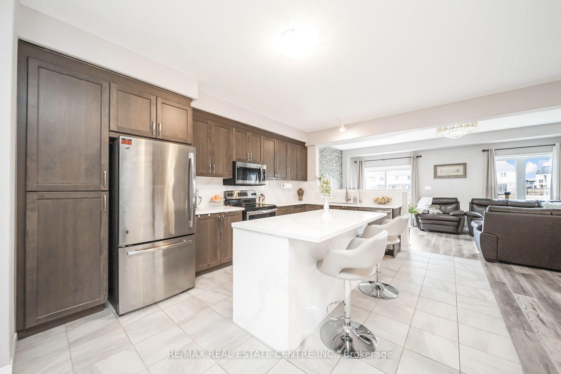 Photo 11 of 275 Buttonbush Street, Waterloo — HOMEH