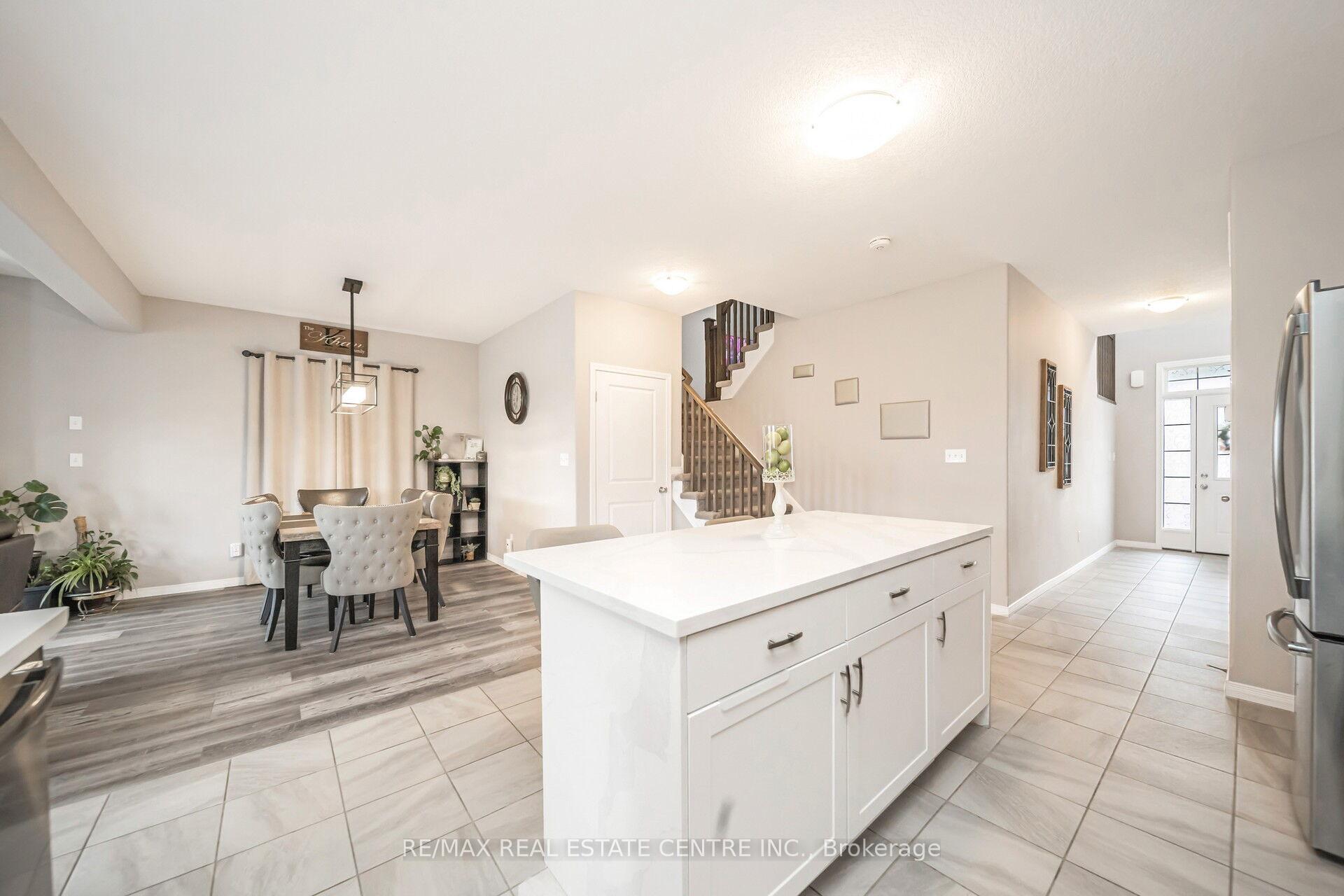 Photo 12 of 275 Buttonbush Street, Waterloo — HOMEH