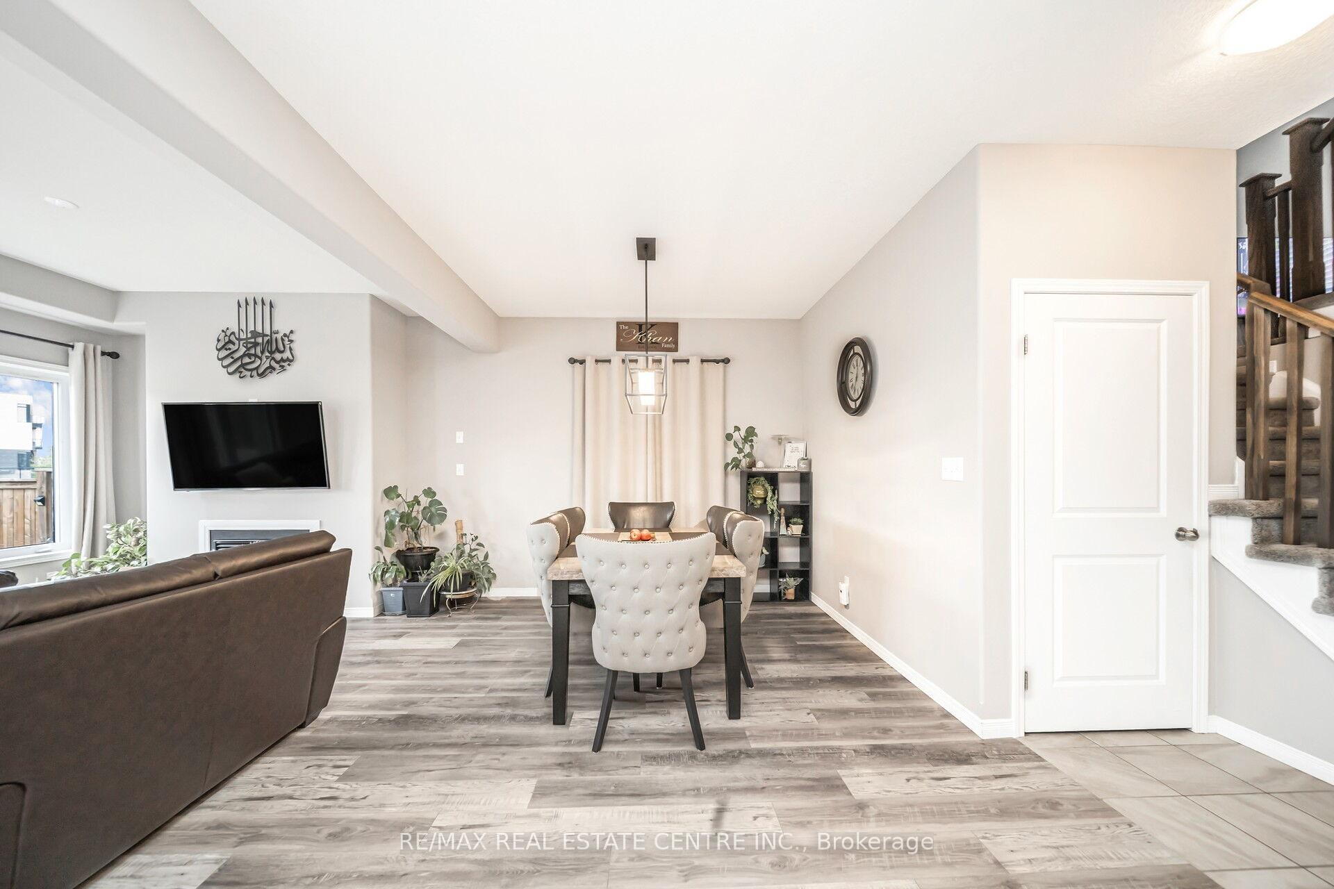 Photo 13 of 275 Buttonbush Street, Waterloo — HOMEH