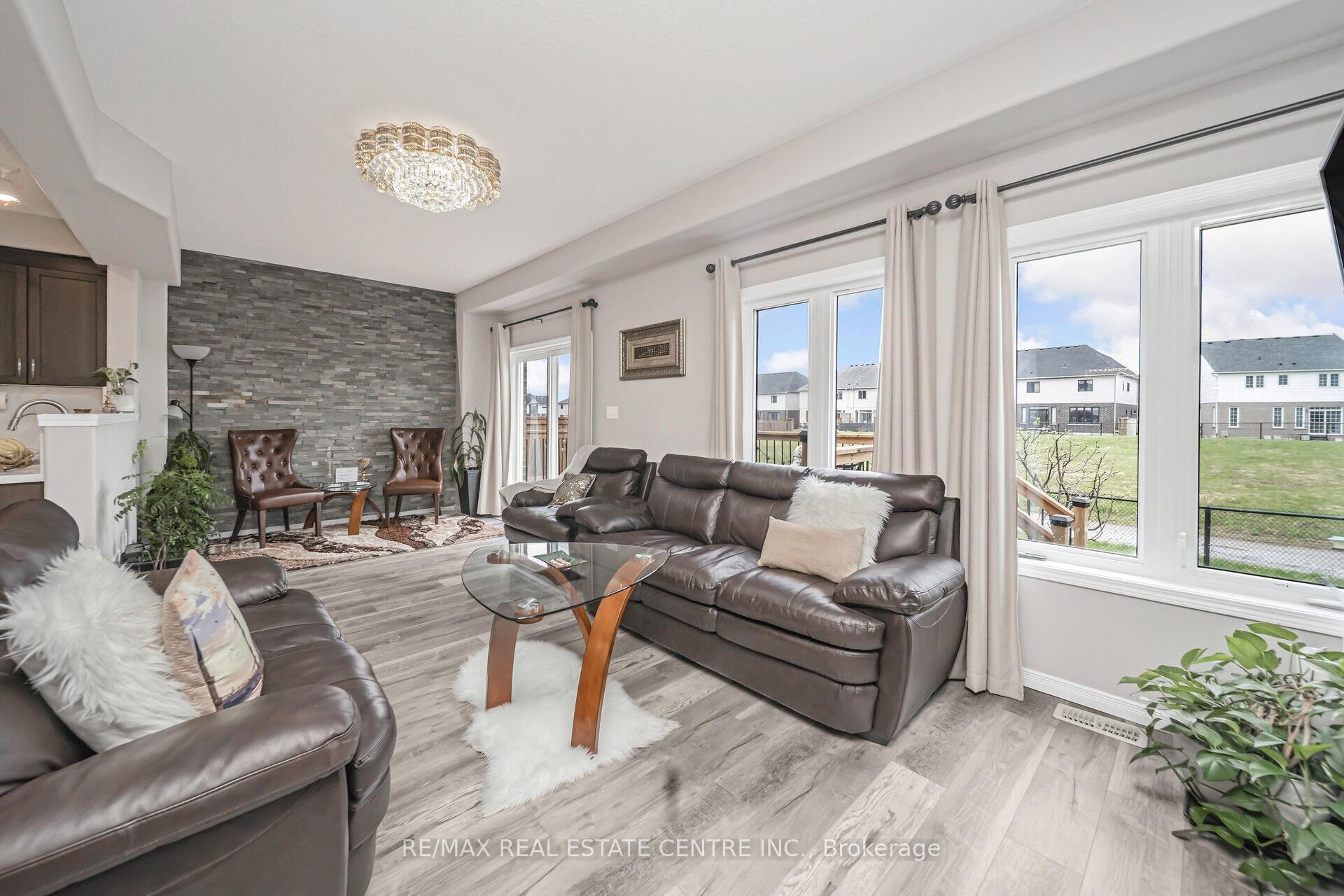 Photo 19 of 275 Buttonbush Street, Waterloo — HOMEH