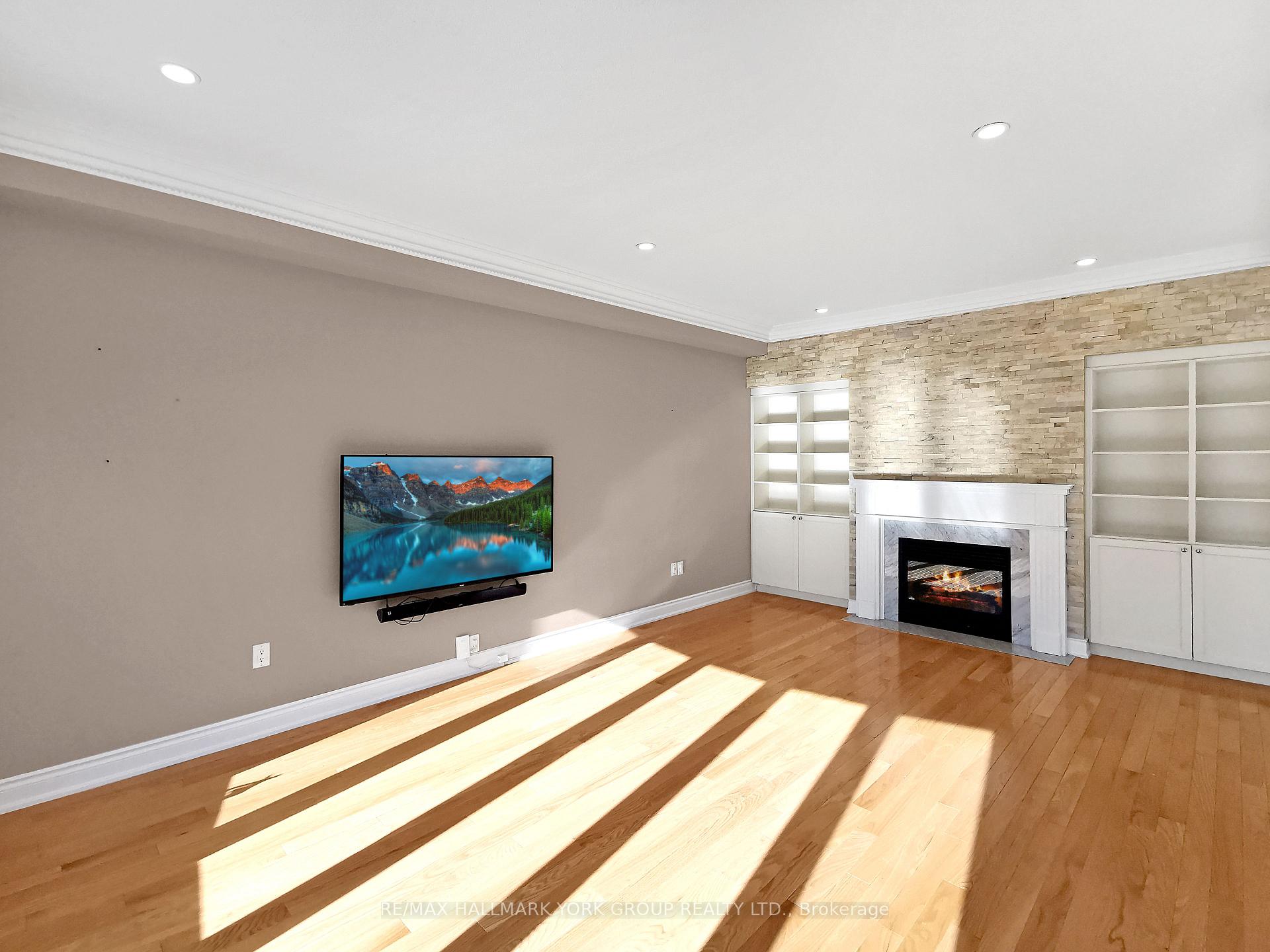 Photo 5 of 311 Twin Hills Crescent, Vaughan, Vellore Village — HOMEH