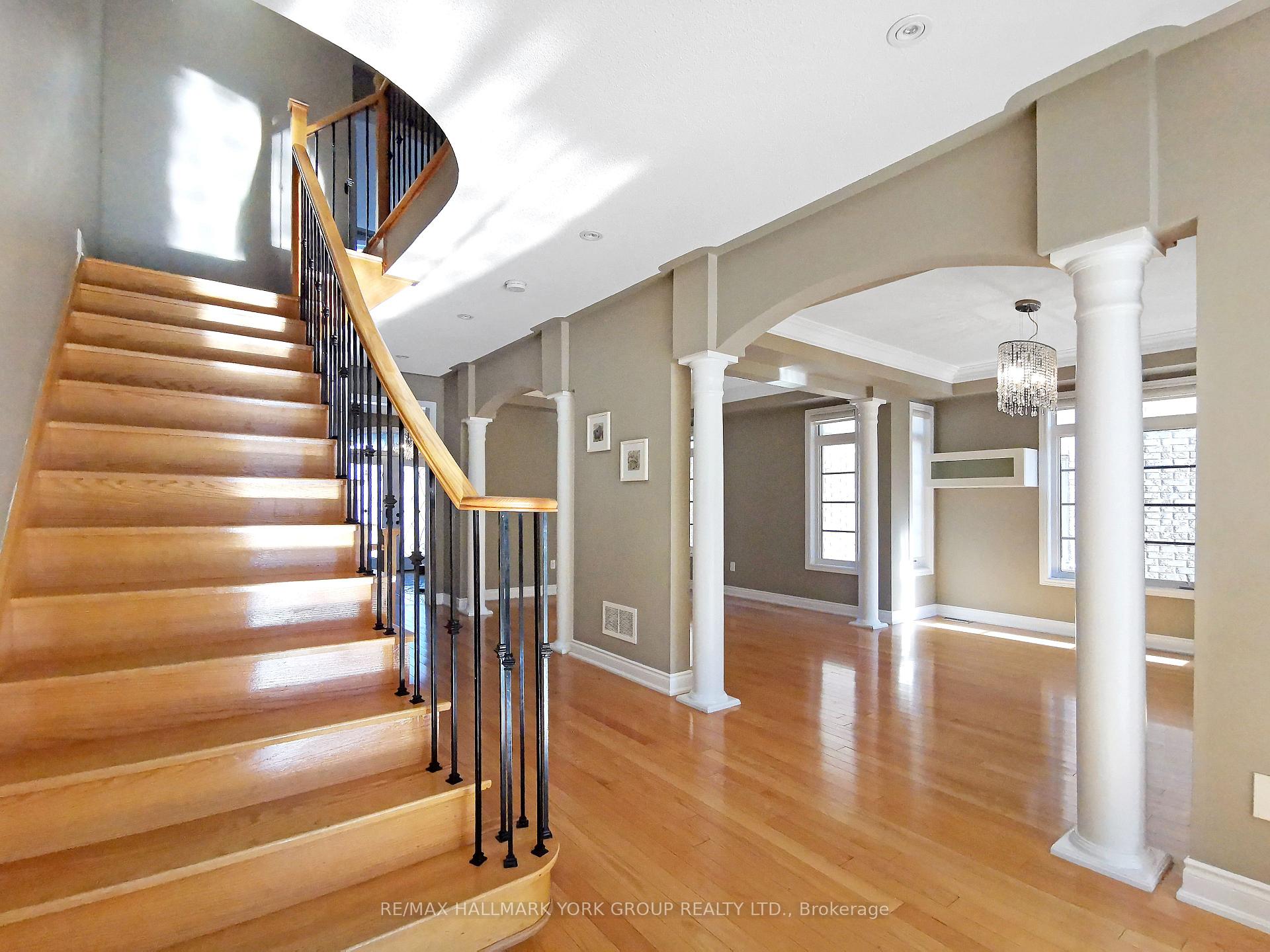 Photo 11 of 311 Twin Hills Crescent, Vaughan, Vellore Village — HOMEH