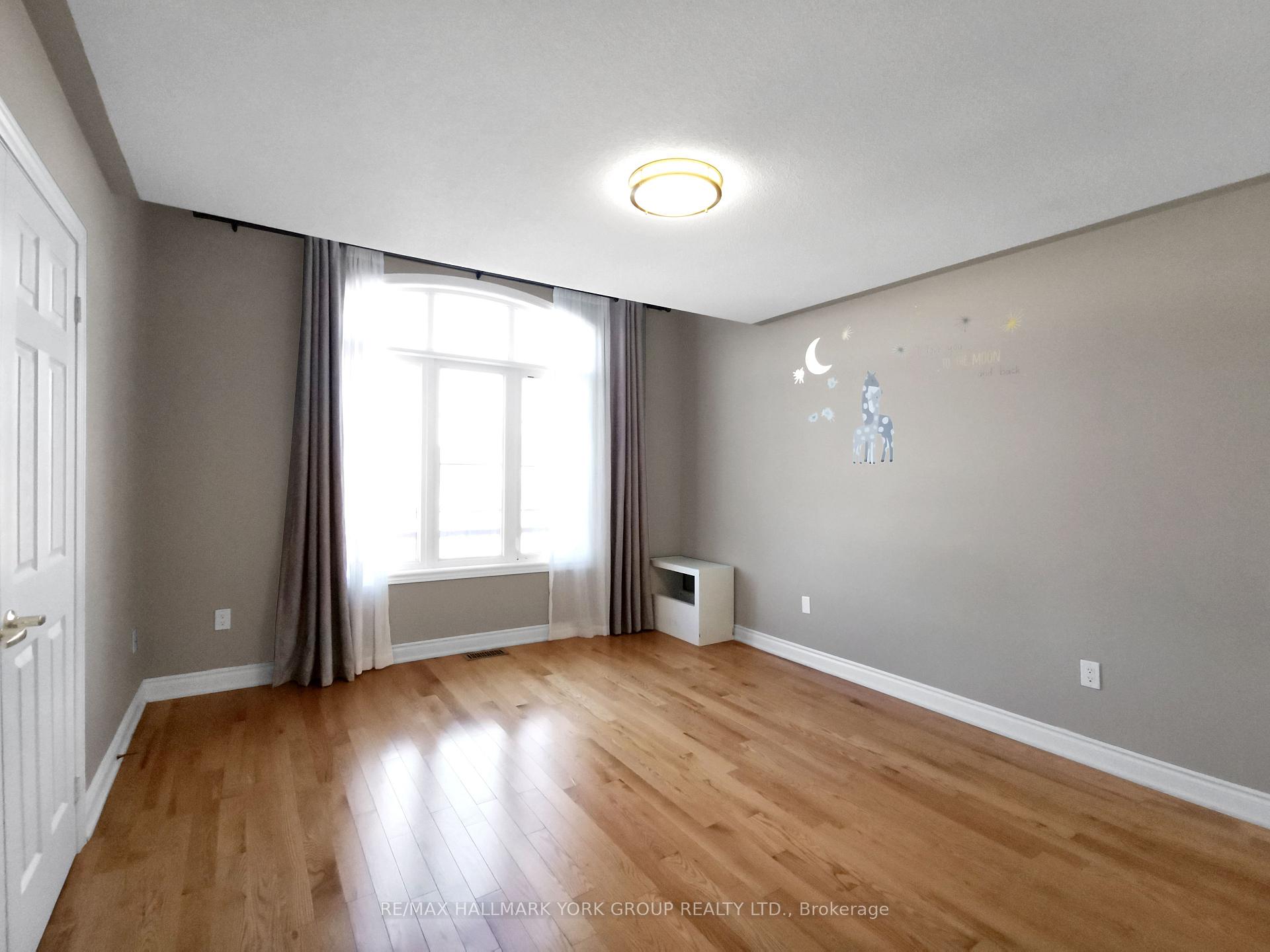 Photo 18 of 311 Twin Hills Crescent, Vaughan, Vellore Village — HOMEH