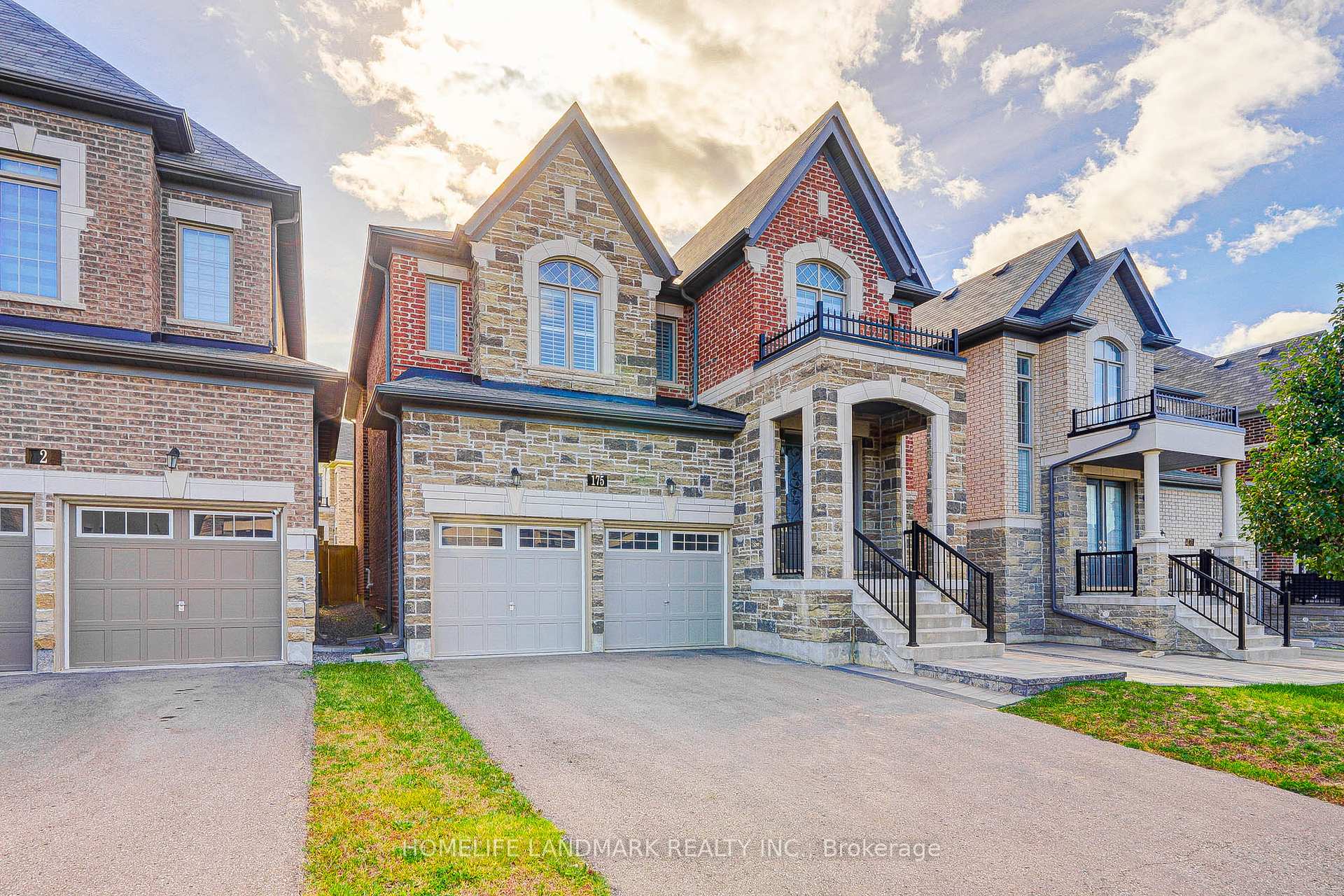 Photo 3 of 175 Scrivener Drive, Aurora, Rural Aurora — HOMEH
