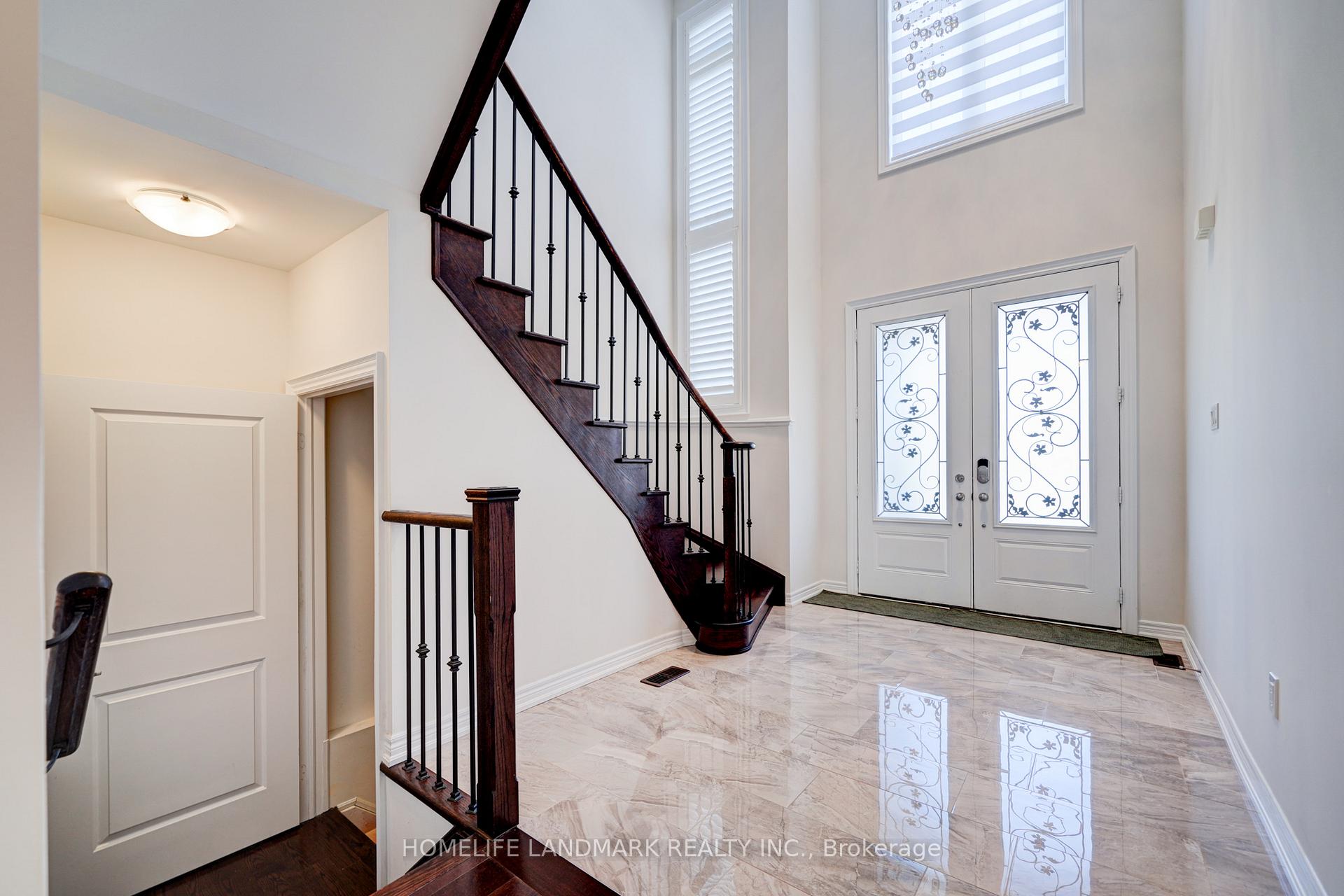 Photo 4 of 175 Scrivener Drive, Aurora, Rural Aurora — HOMEH