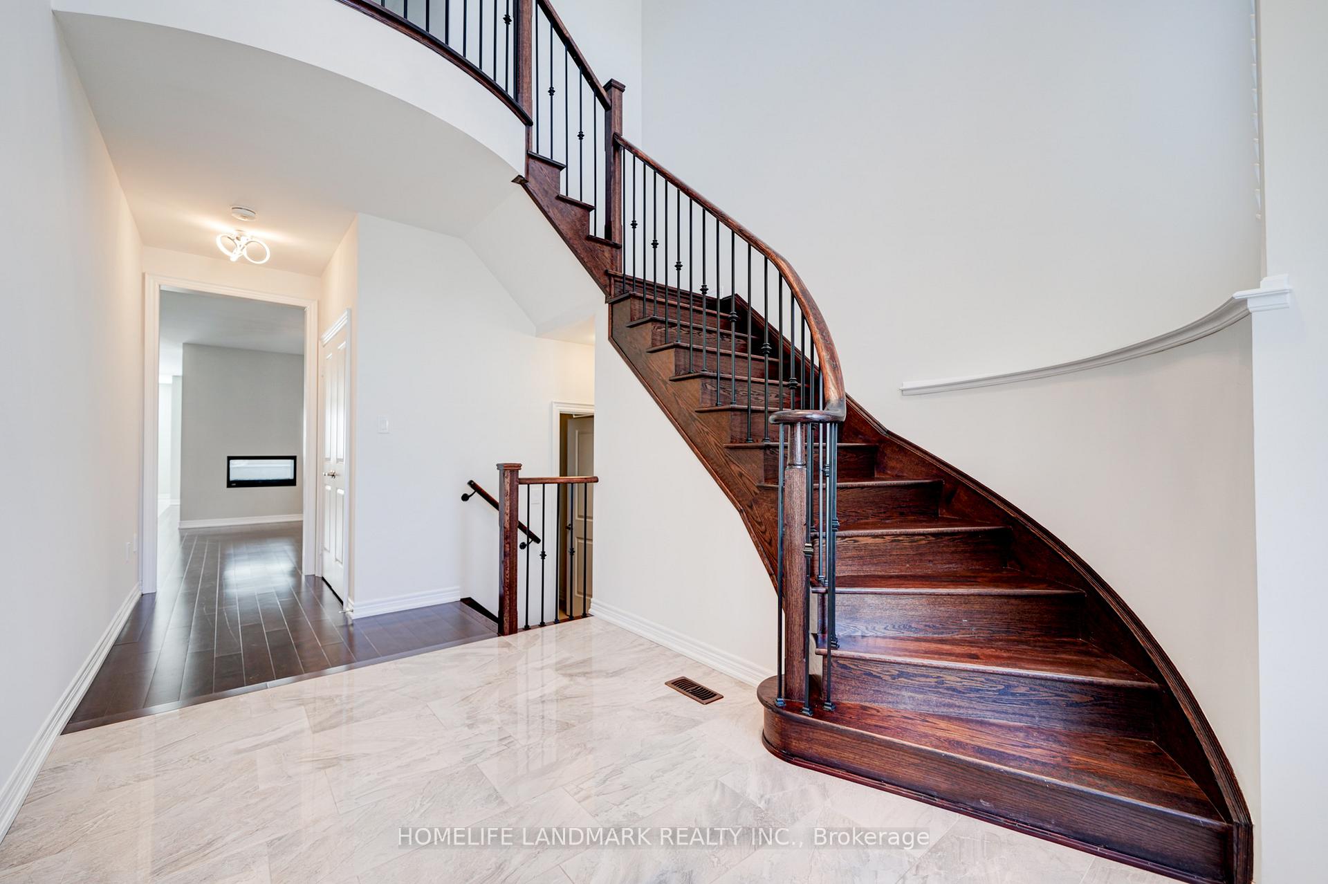 Photo 6 of 175 Scrivener Drive, Aurora, Rural Aurora — HOMEH